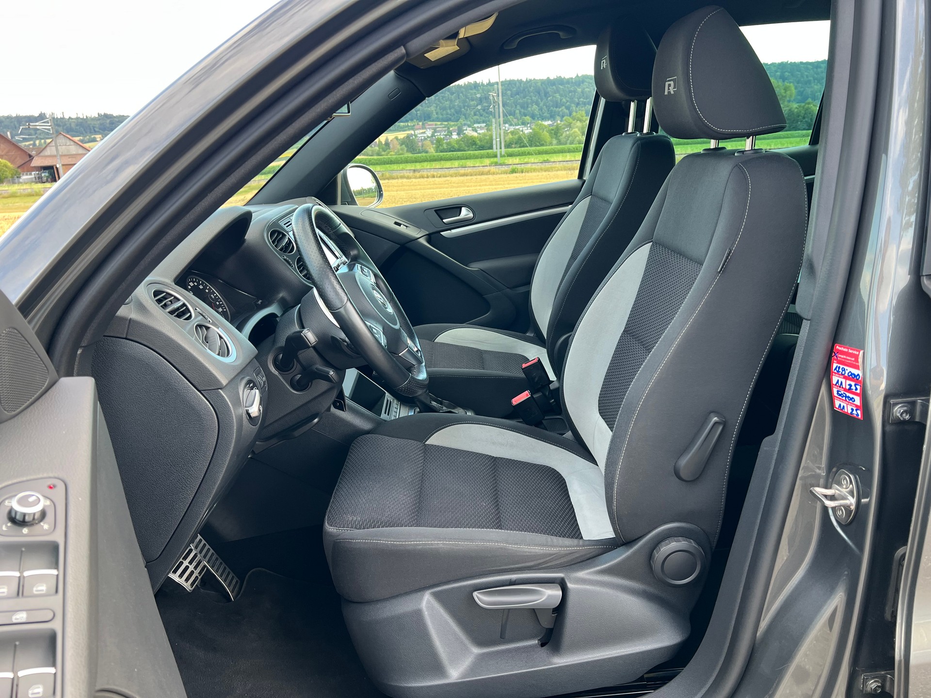 VW Tiguan 2.0 TSI Cup R-Line 4Motion DSG* 211 PS-image-24