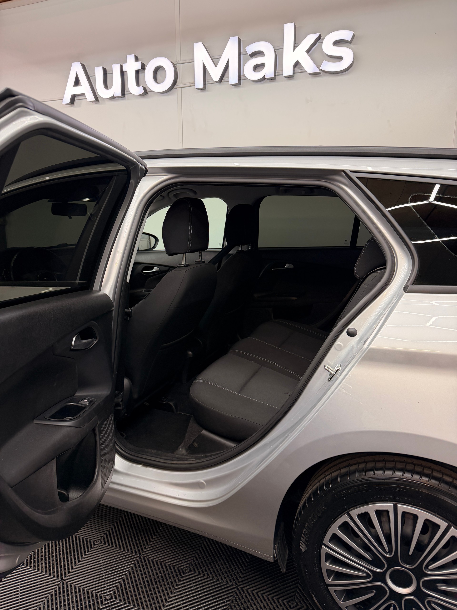 FIAT Tipo 1.6MJ Station Wagon Lounge DCT-image-4