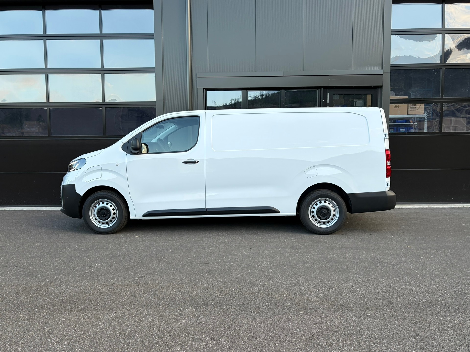 TOYOTA Proace EV 75kWh Medium Active
