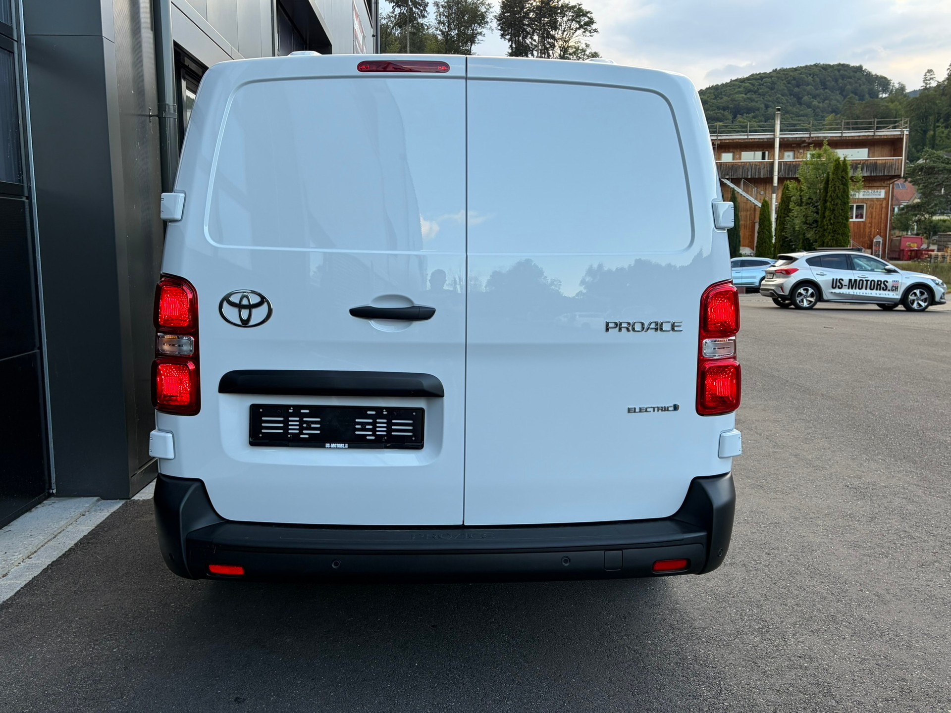 TOYOTA Proace EV 75kWh Medium Active-image-6