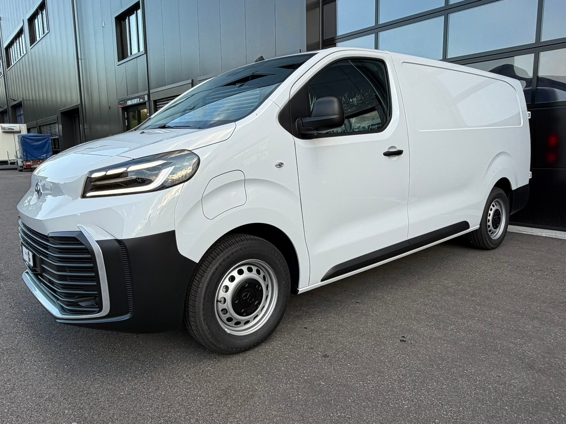 TOYOTA Proace EV 75kWh Medium Active-image-4