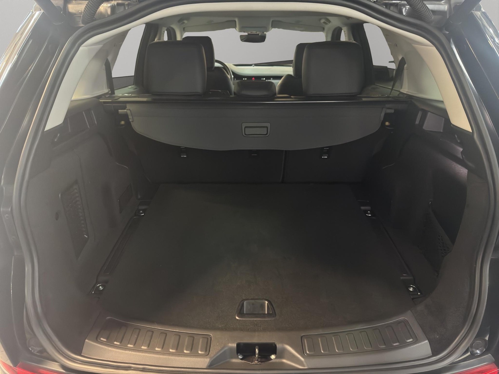 LAND ROVER Discovery Sport 2.0 SD4 200 SE-image-12