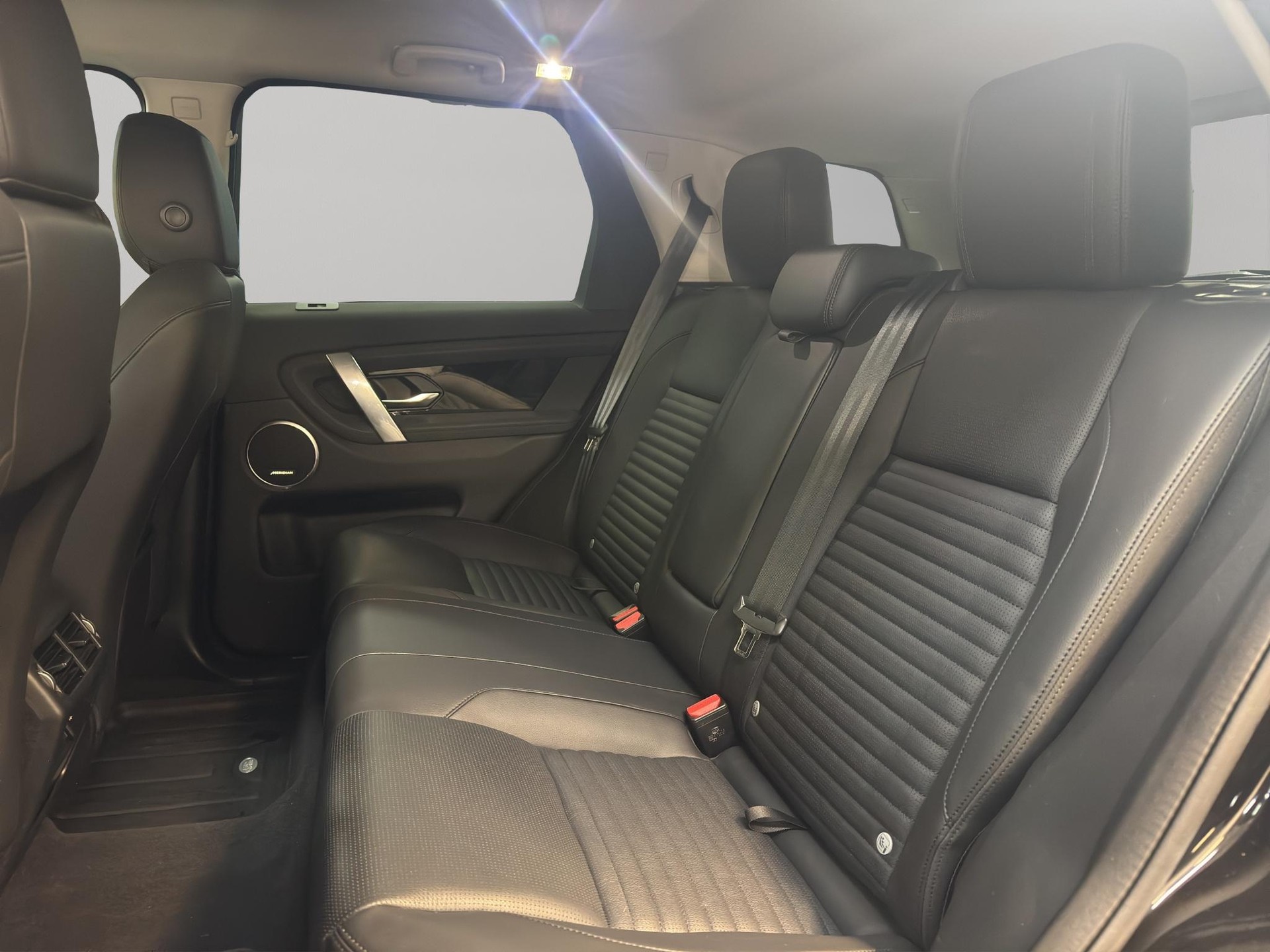 LAND ROVER Discovery Sport 2.0 SD4 200 SE-image-9