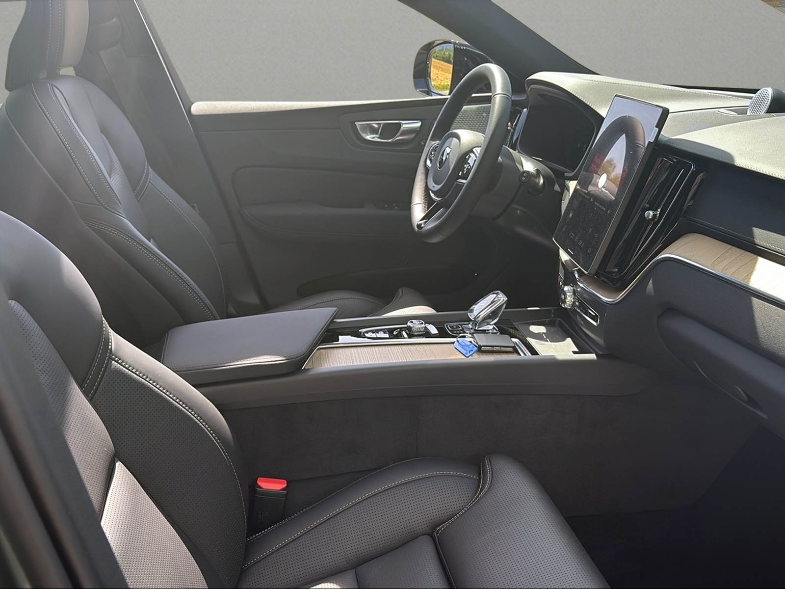 VOLVO XC60 T8 eAWD PluginHybrid Ultra Dark Geartronic-image-10