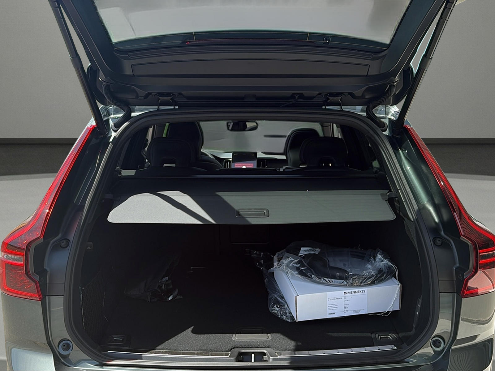 VOLVO XC60 T8 eAWD PluginHybrid Ultra Dark Geartronic-image-9