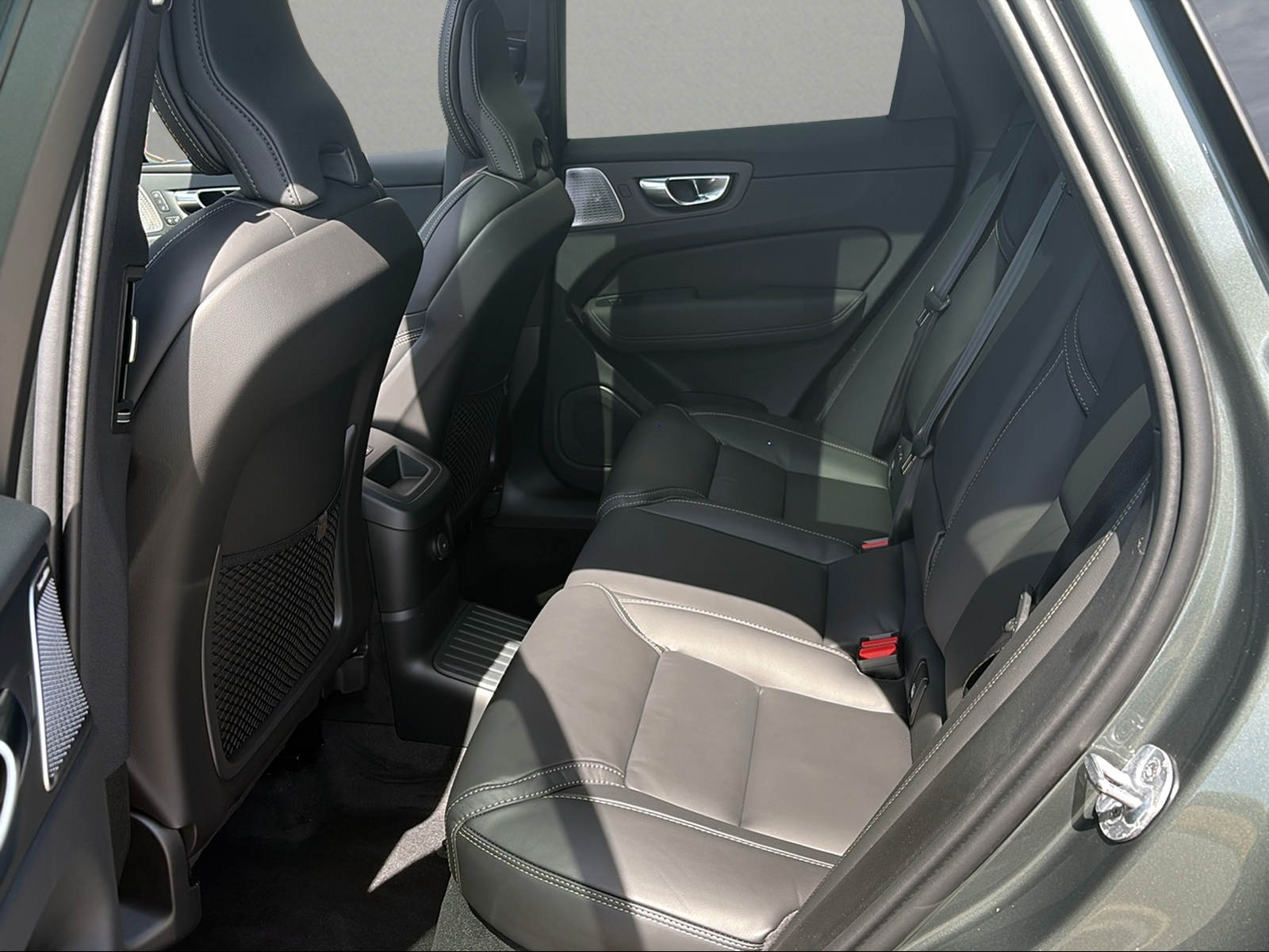 VOLVO XC60 T8 eAWD PluginHybrid Ultra Dark Geartronic-image-6