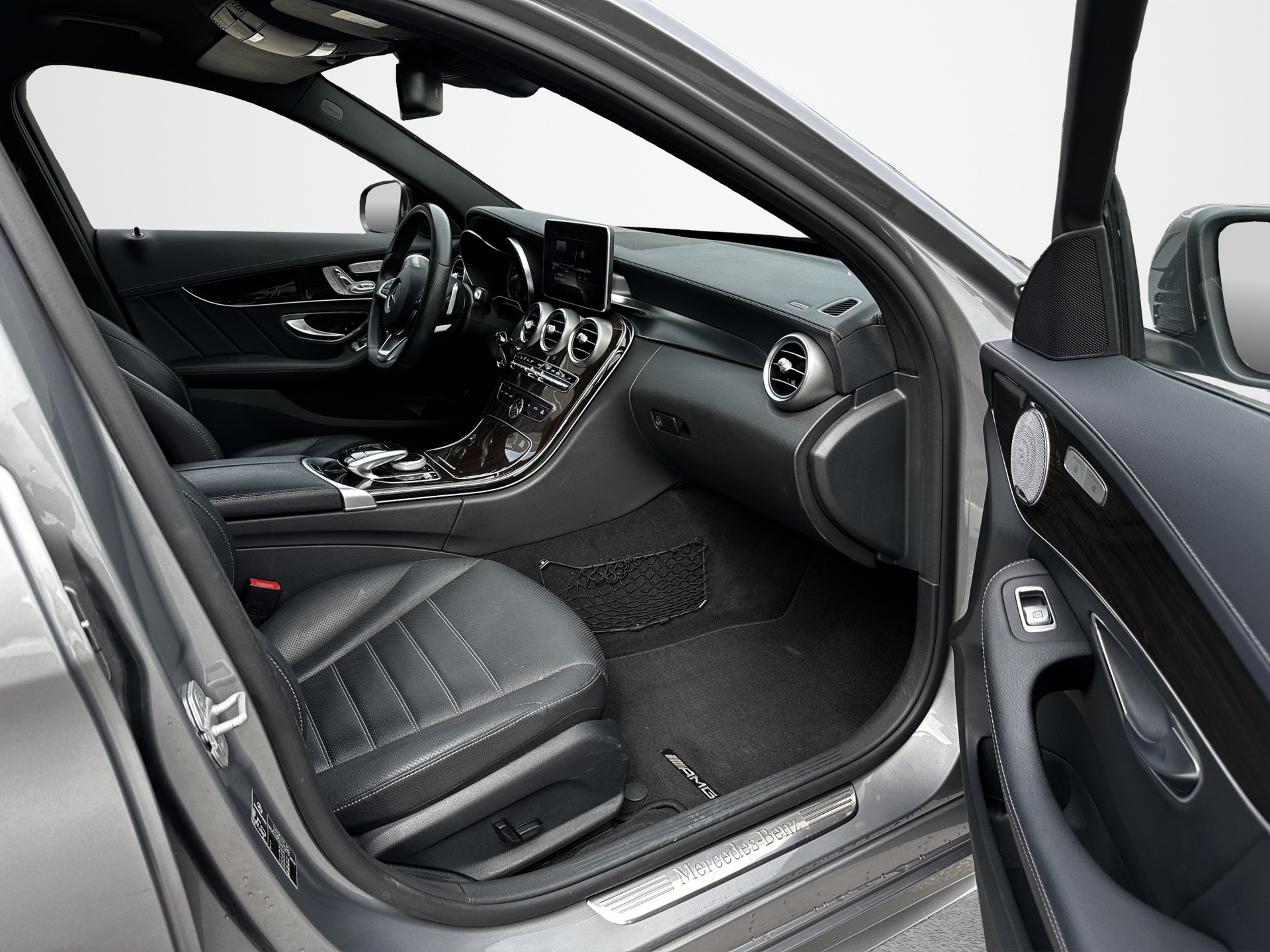 MERCEDES-BENZ C 400 AMG Line 4Matic 7G-Tronic-image-11