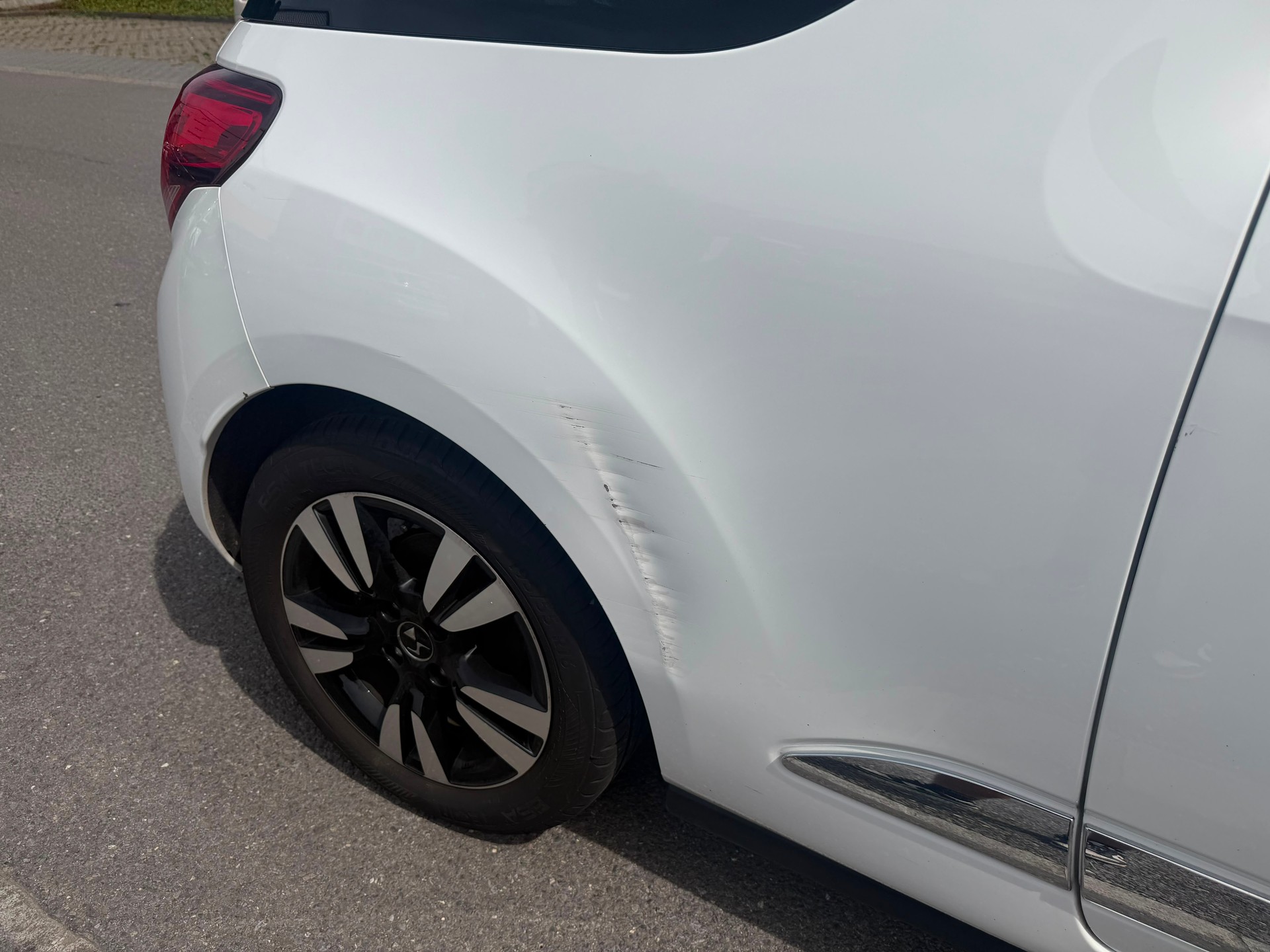 DS AUTOMOBILES DS3 1.2 PureTech SO Irresistible-showroom-element-3
