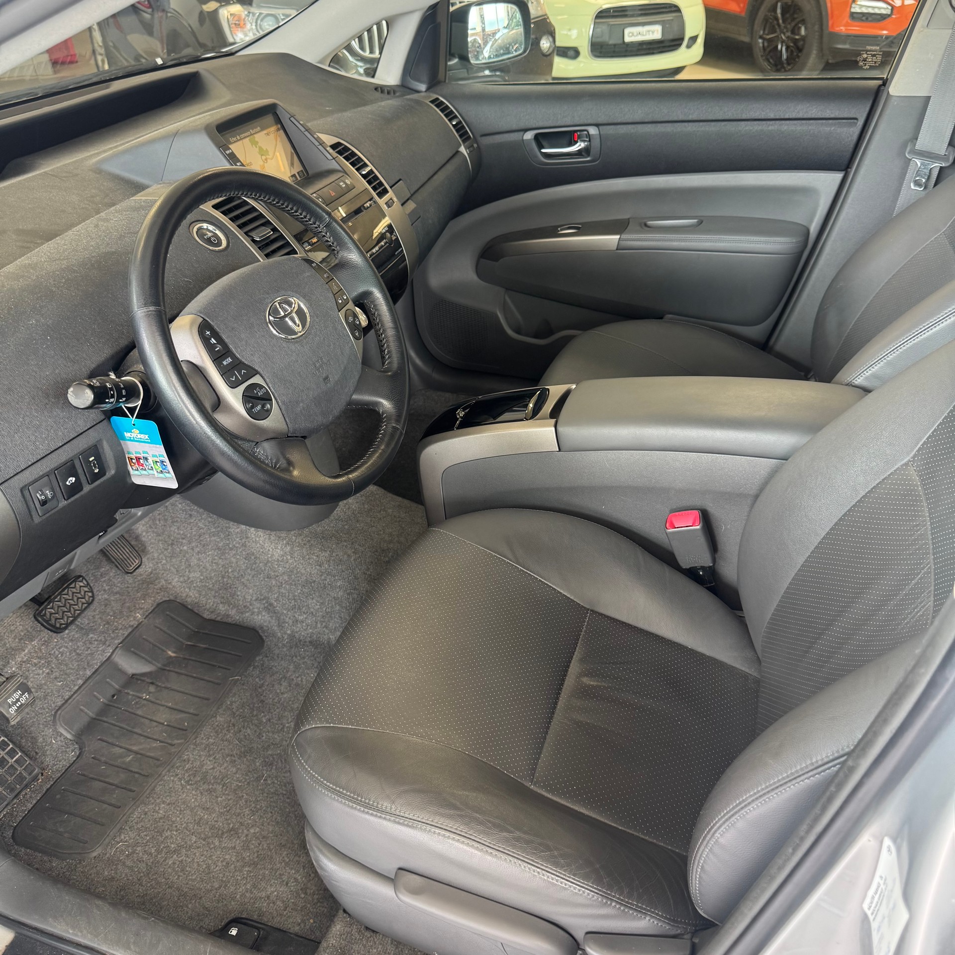 TOYOTA Prius 1.5 16V Hybrid-image-16