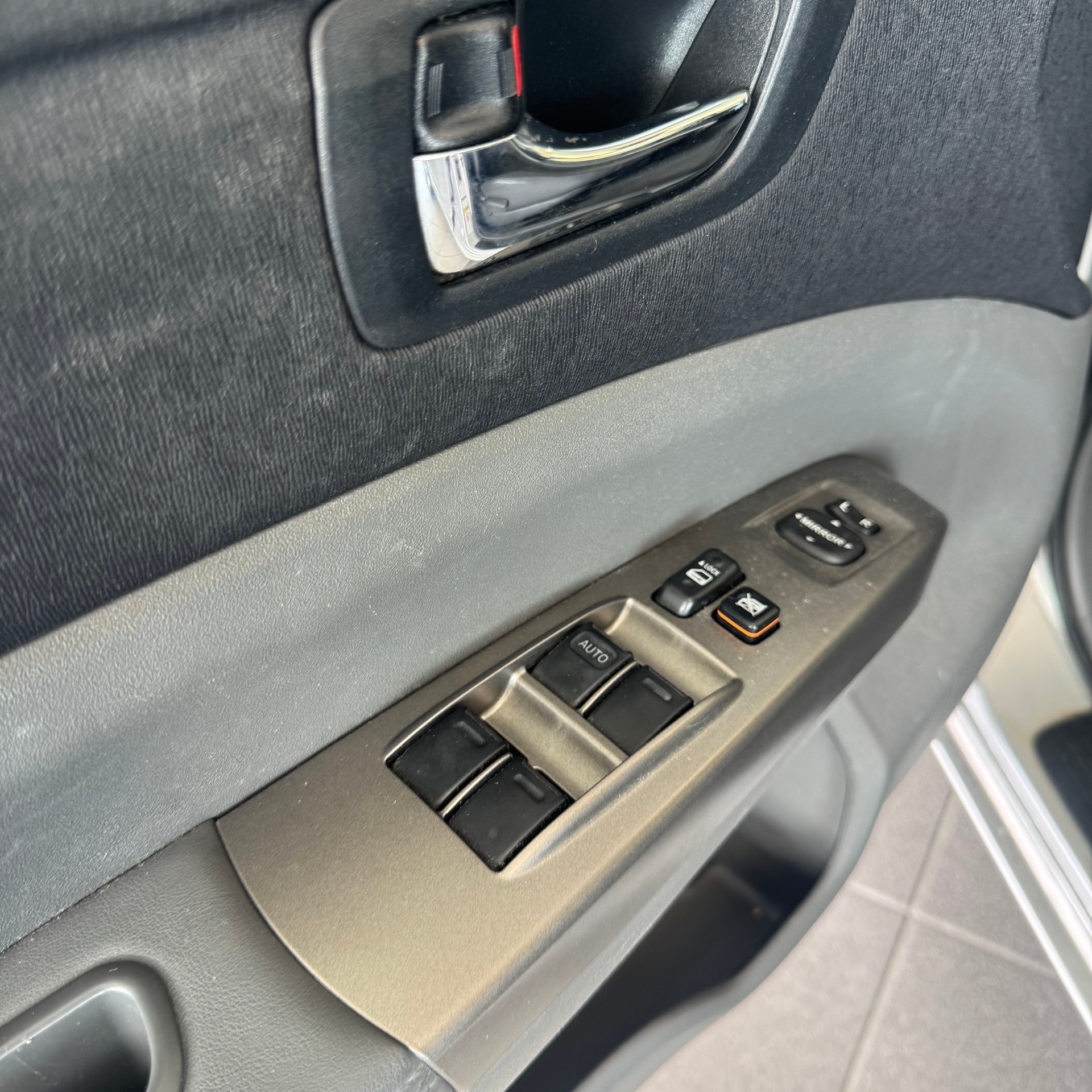 TOYOTA Prius 1.5 16V Hybrid-image-17