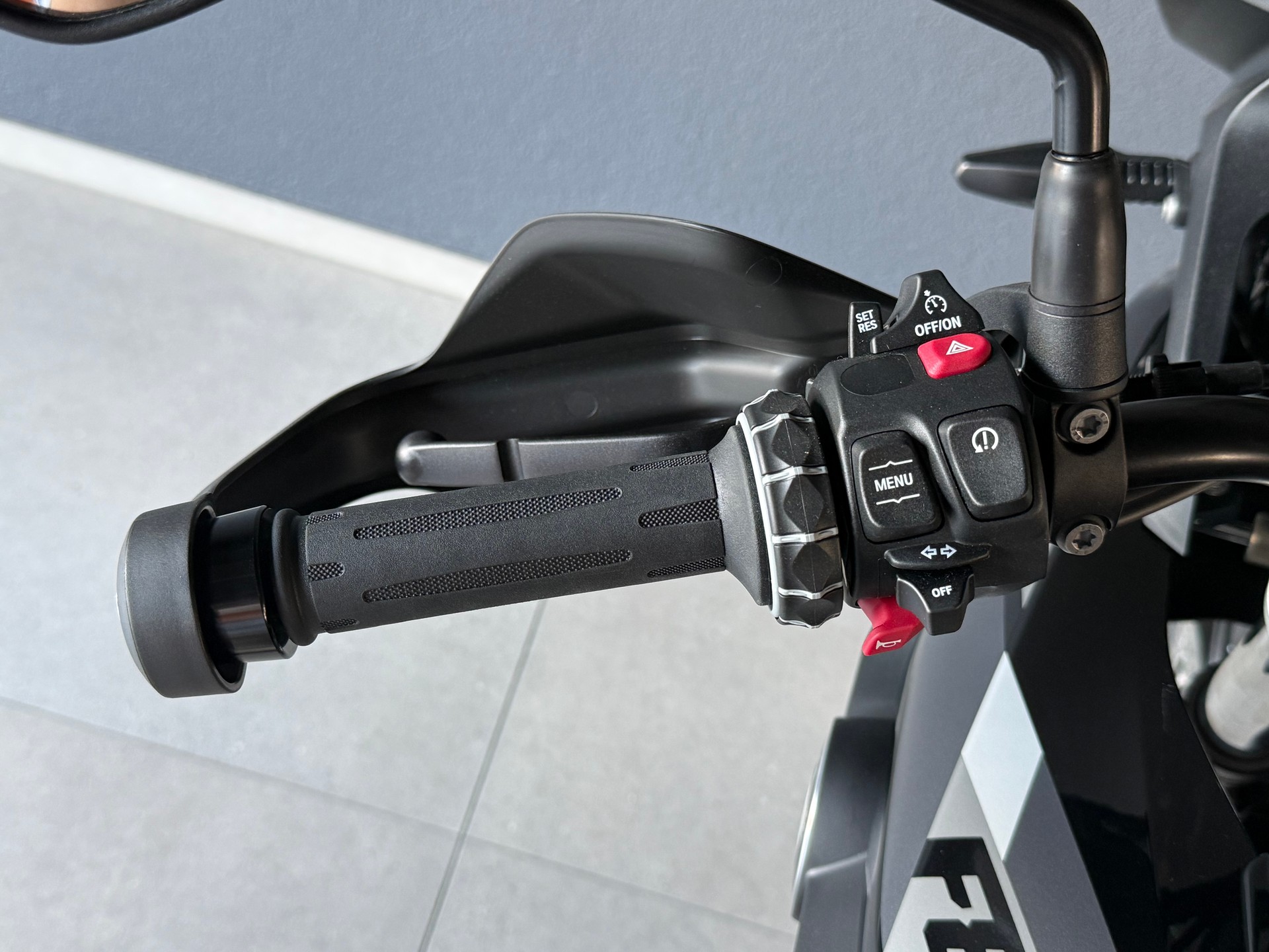 BMW F 800 GS (35kW)-image-9