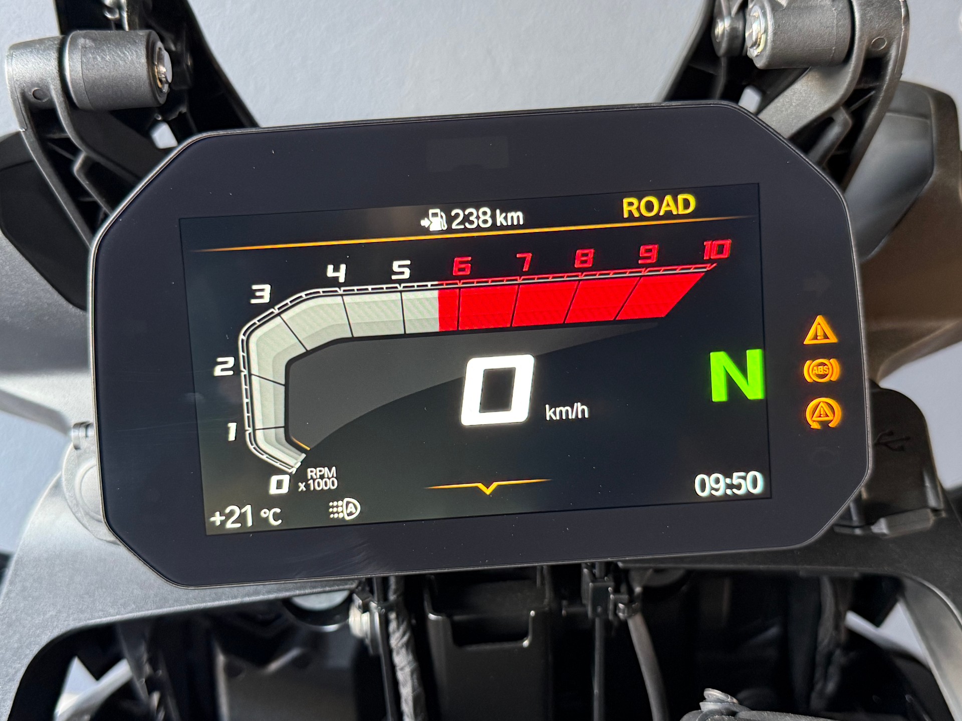 BMW F 800 GS (35kW)-image-8