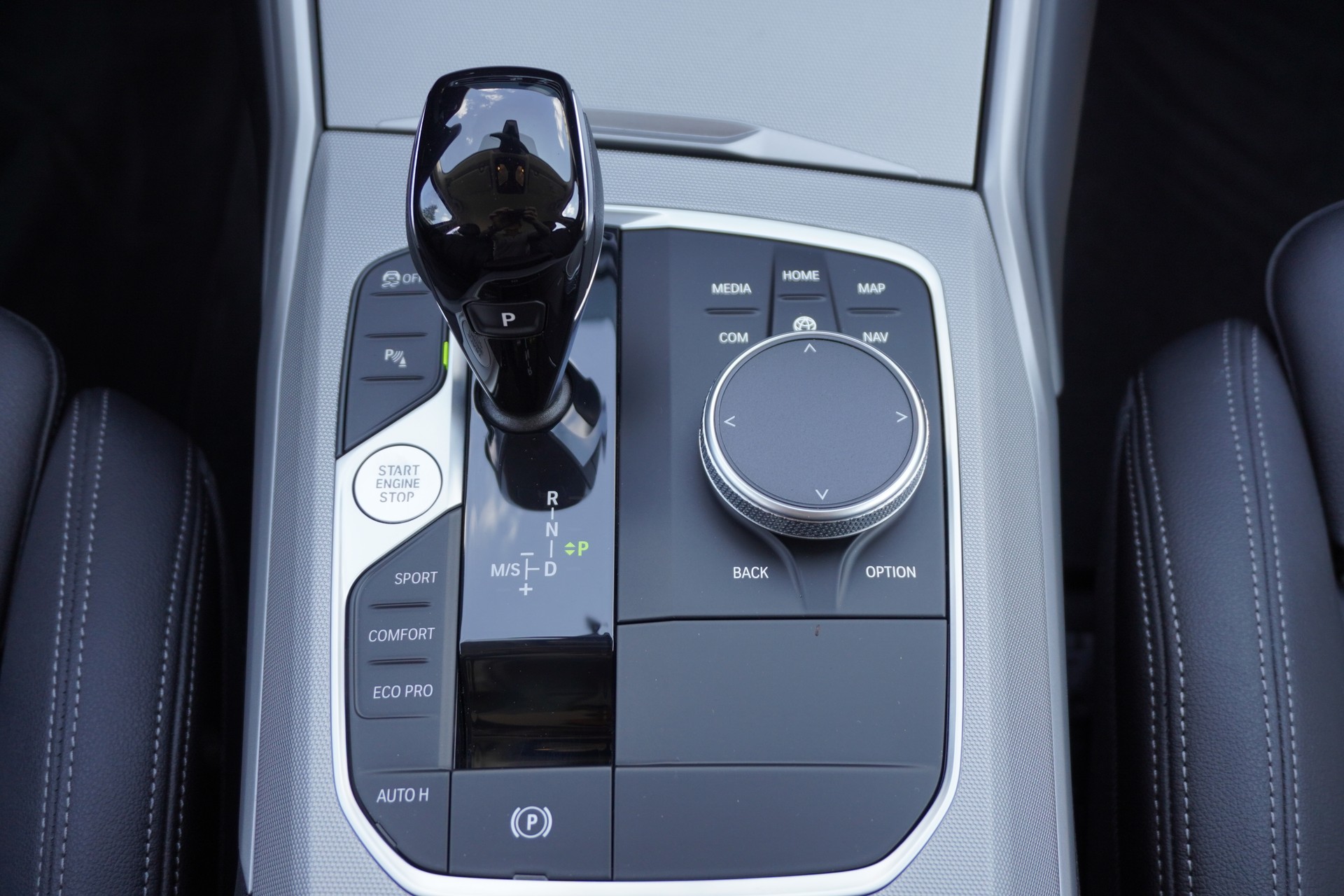BMW 318d 48V Touring Steptronic-image-18
