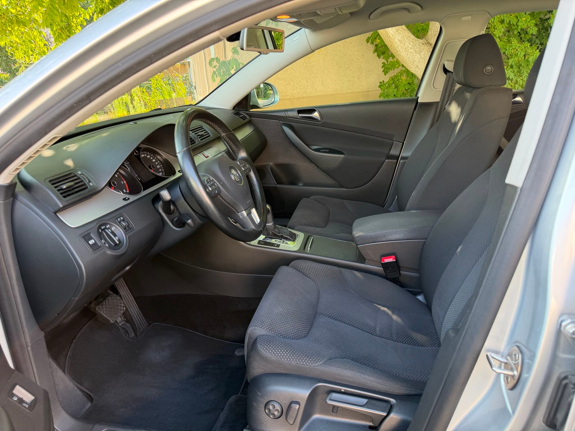 VW Passat Variant 1.4 TSI BlueMotion Comfortline DSG-image-14