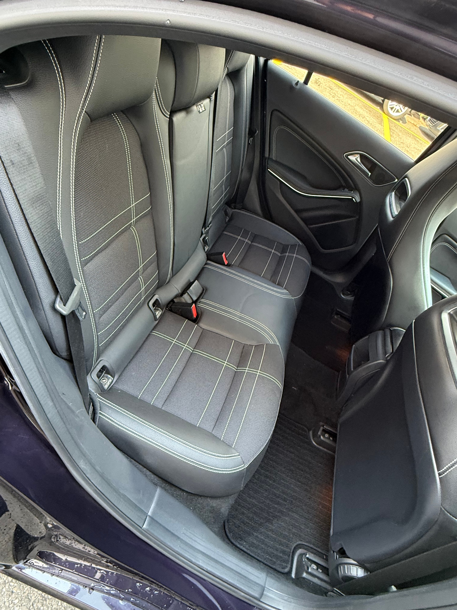 MERCEDES-BENZ A 200-image-12