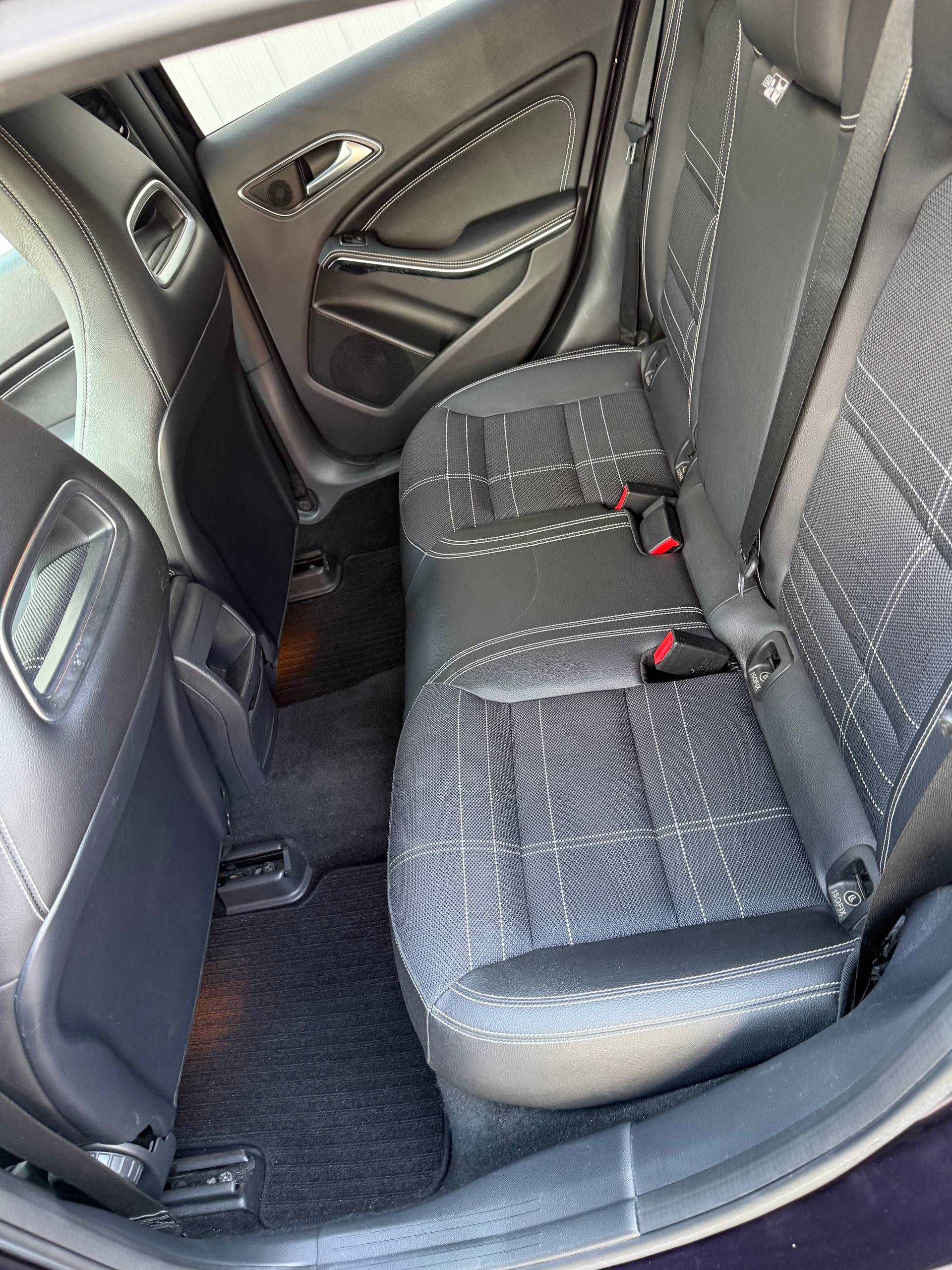 MERCEDES-BENZ A 200-image-10