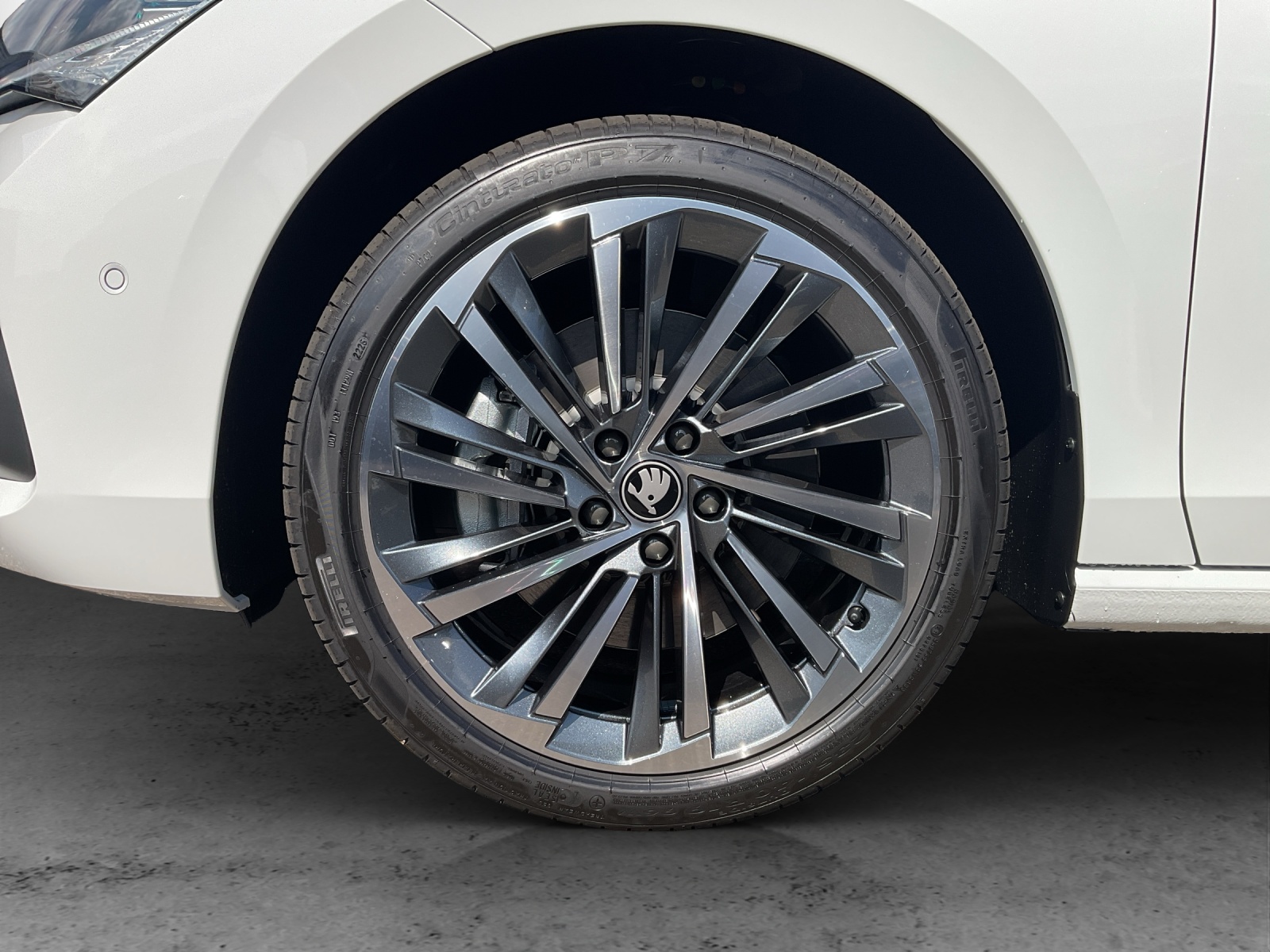 SKODA Superb Combi 2.0 TSI L&K 4x4 DSG-image-12
