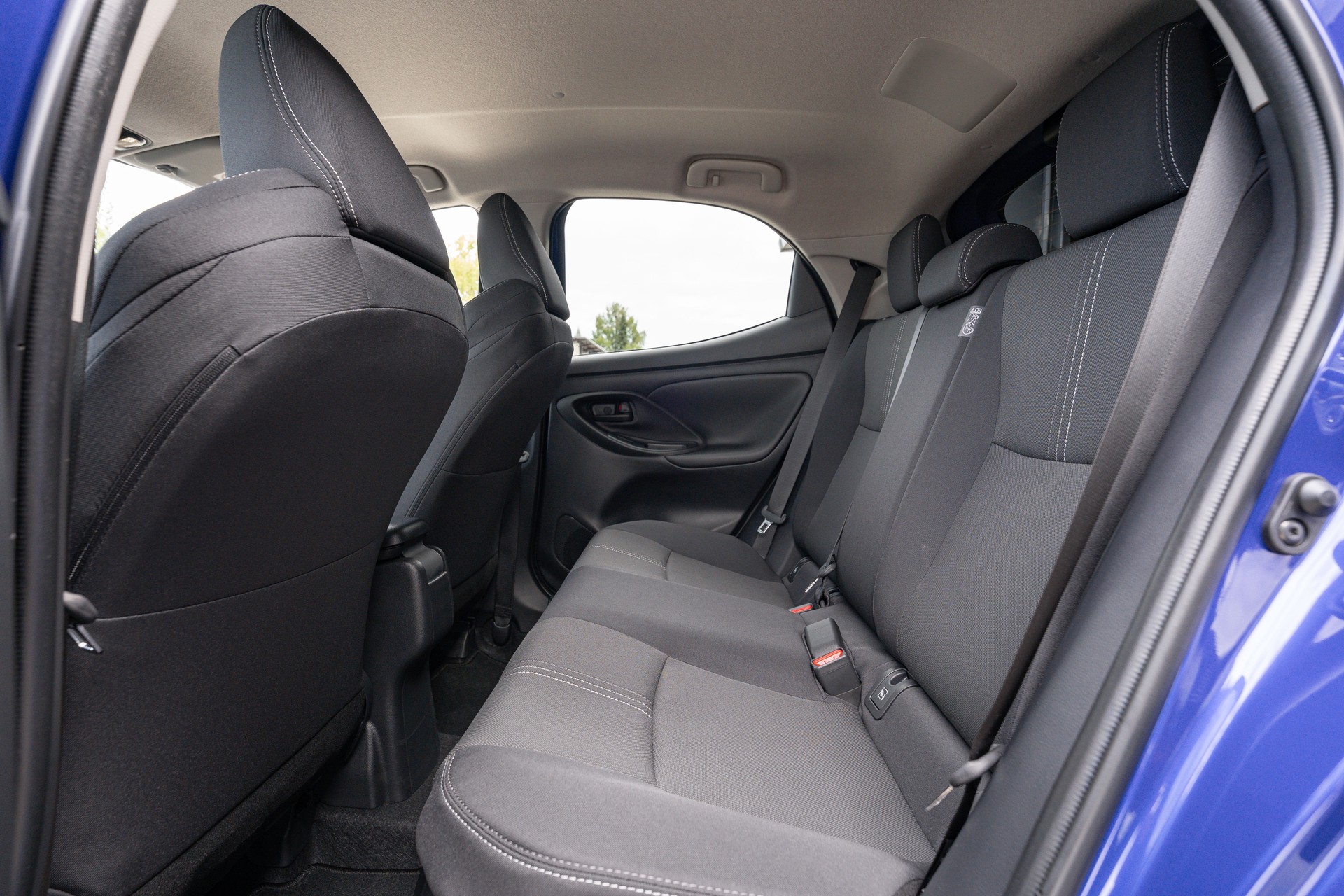 TOYOTA Yaris 1.5 e-CVT-image-11