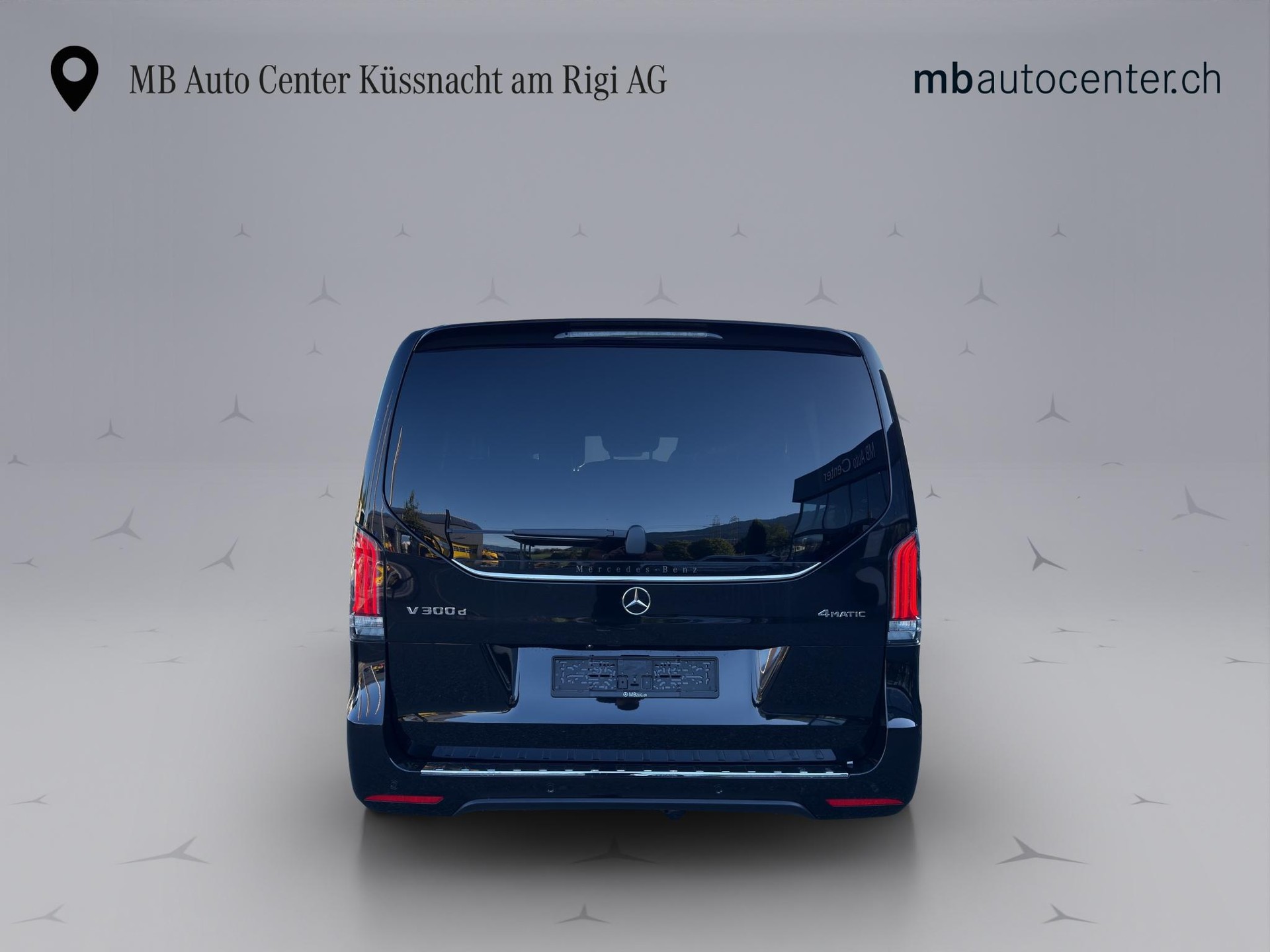 MERCEDES-BENZ V 300 d Exclusive lang Van-image-4