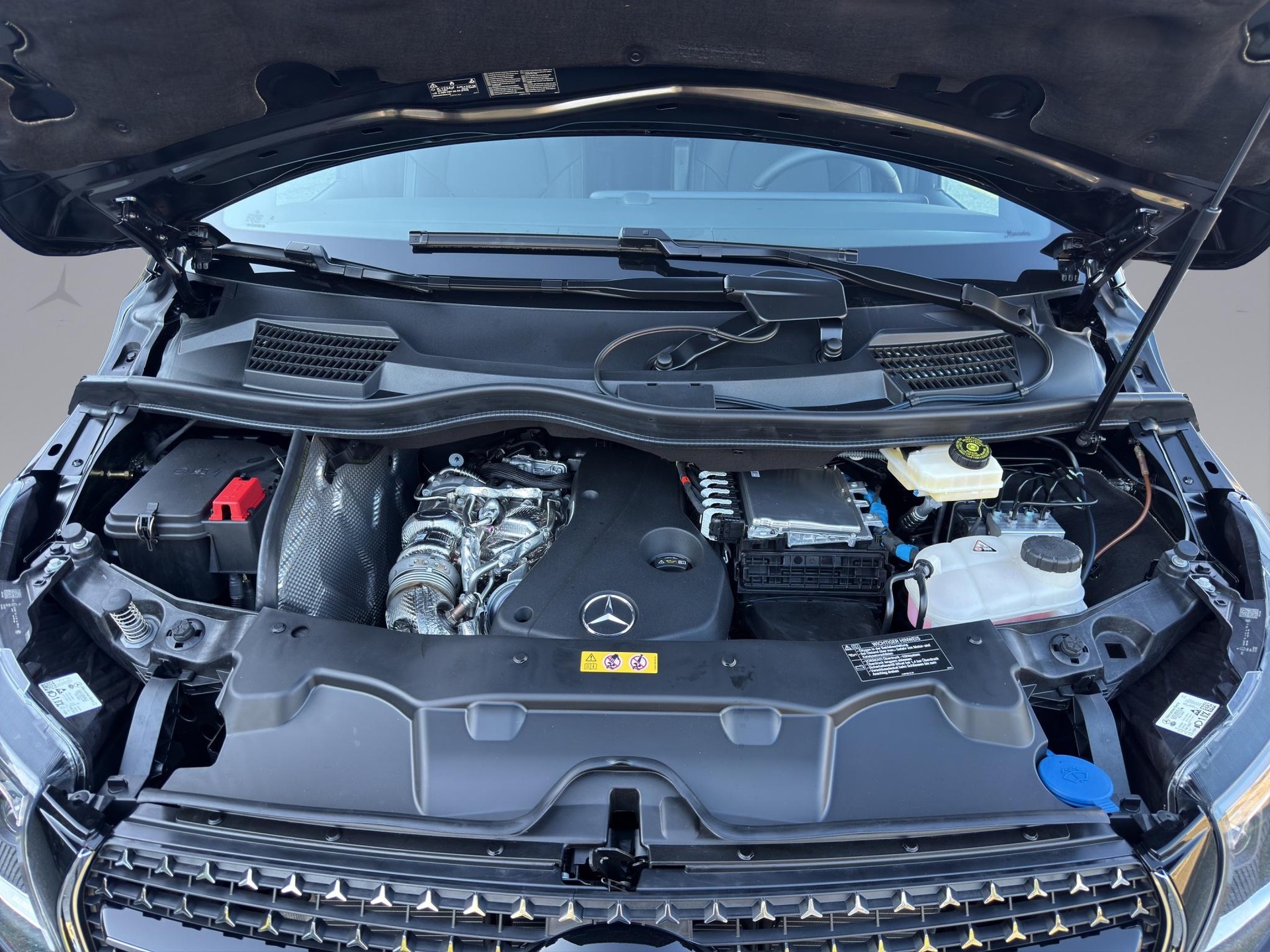 MERCEDES-BENZ V 300 d Exclusive lang Van-image-18