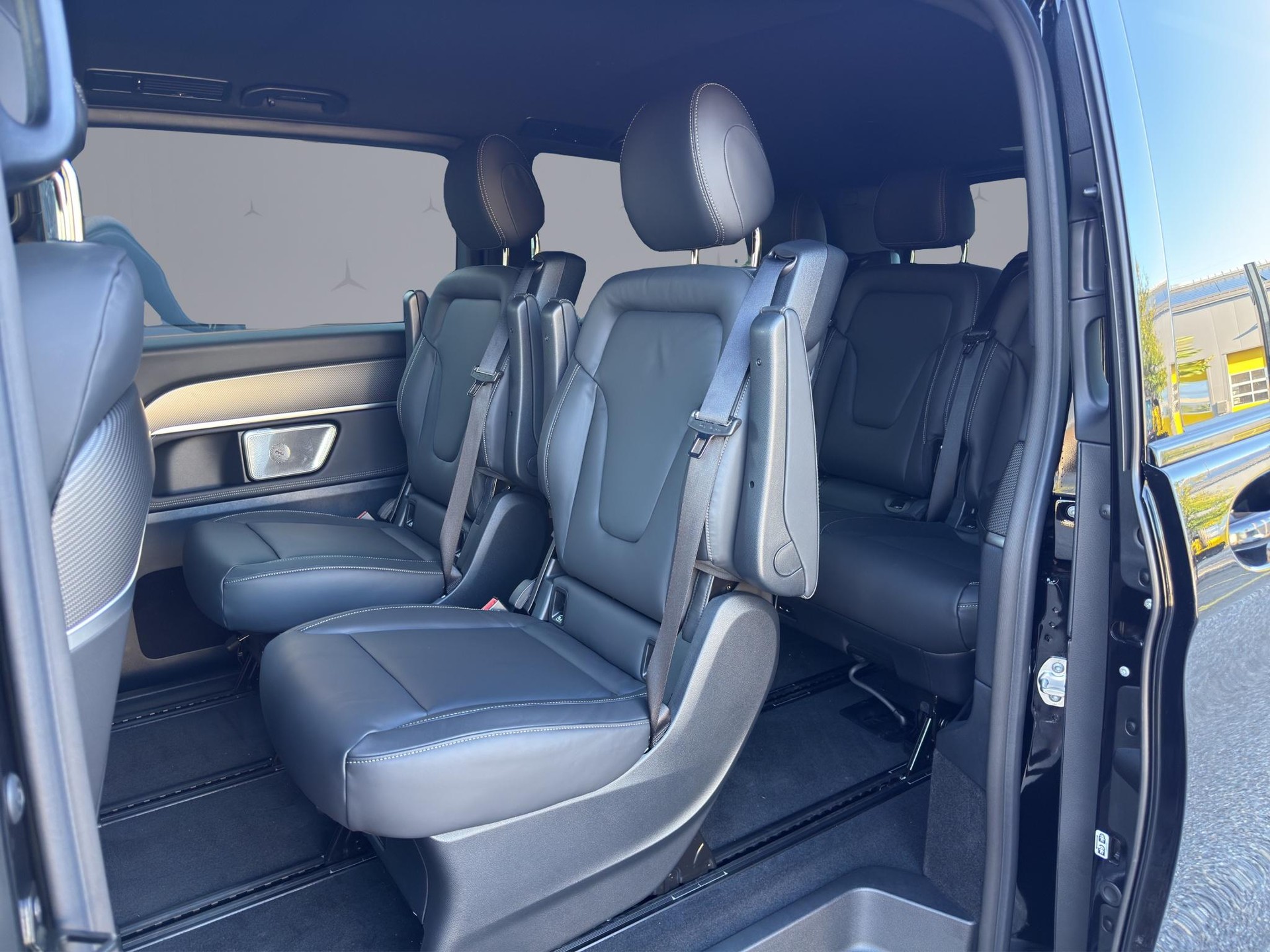 MERCEDES-BENZ V 300 d Exclusive lang Van-image-11