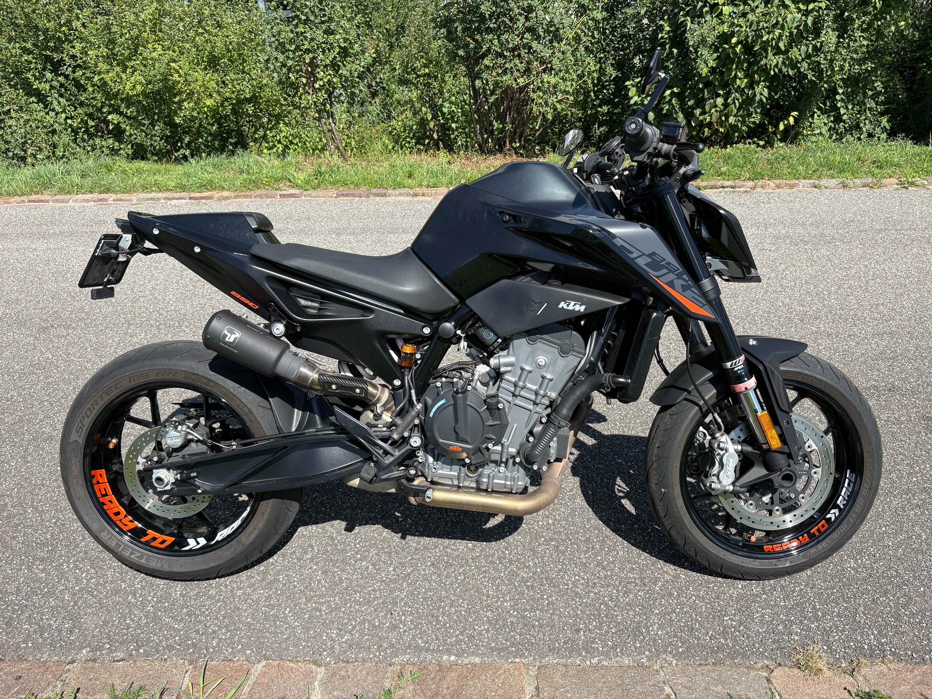 KTM 890 Duke-image-0