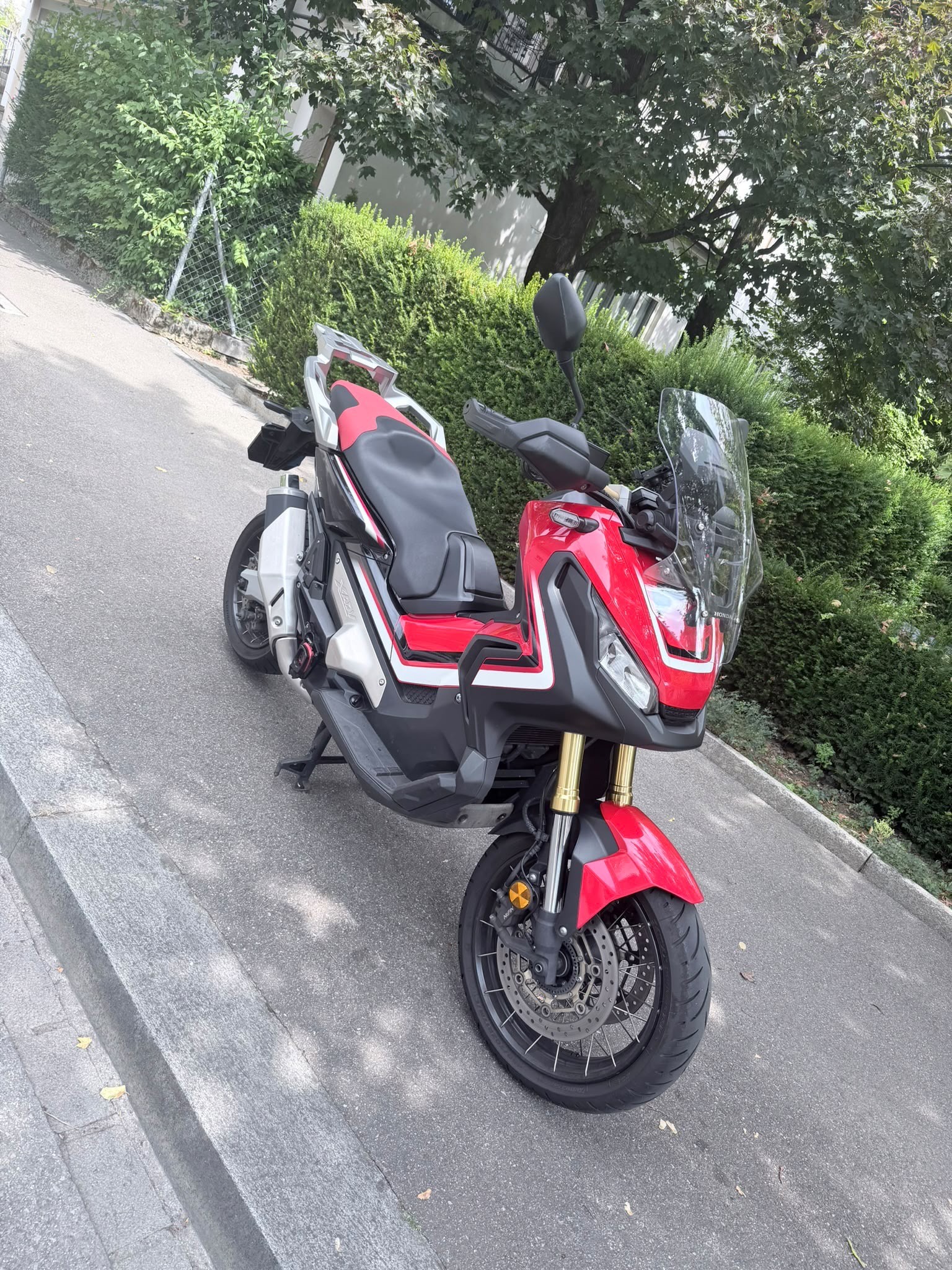 HONDA X-ADV 750 ABS-image-4