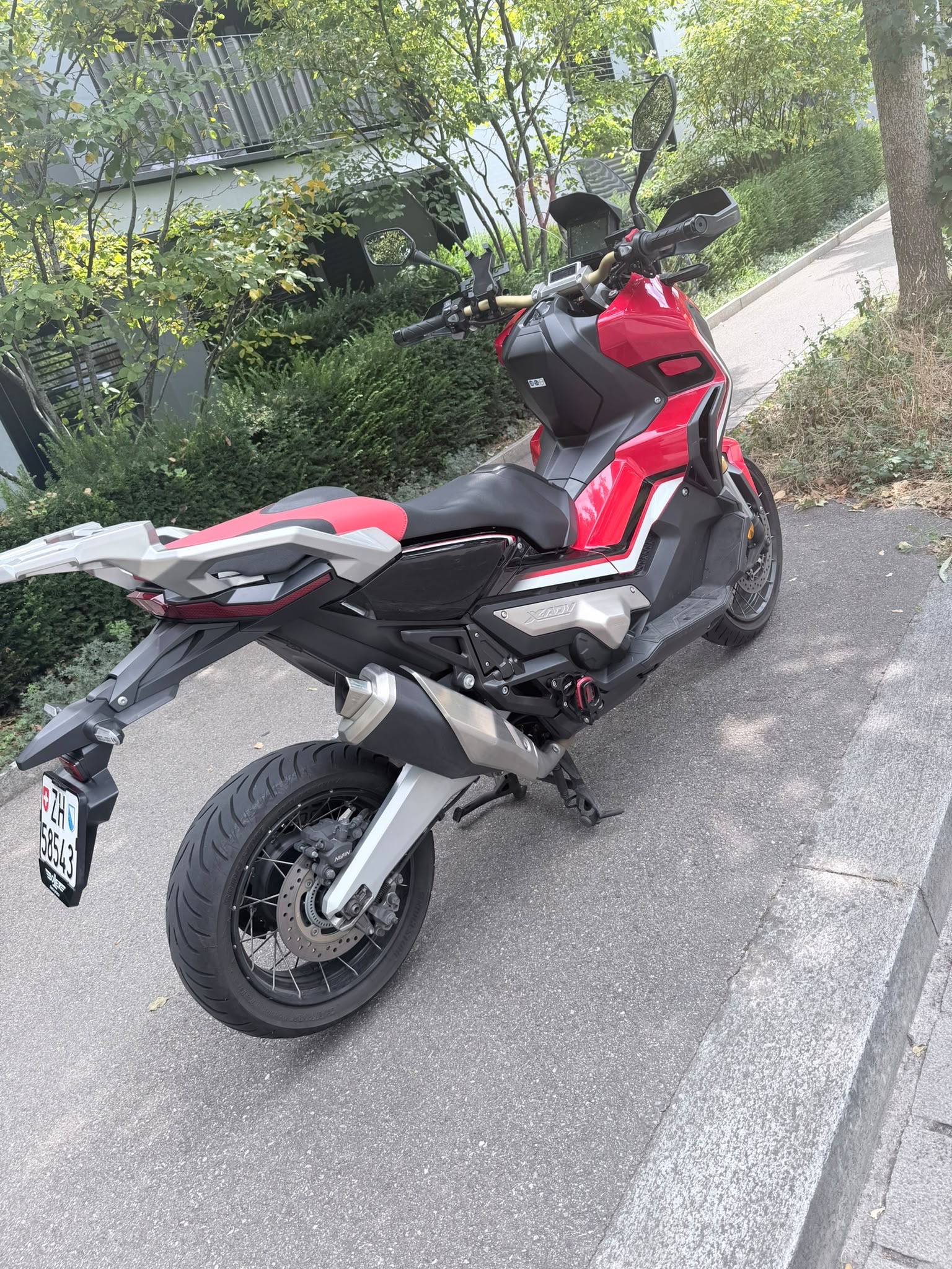HONDA X-ADV 750 ABS-image-3