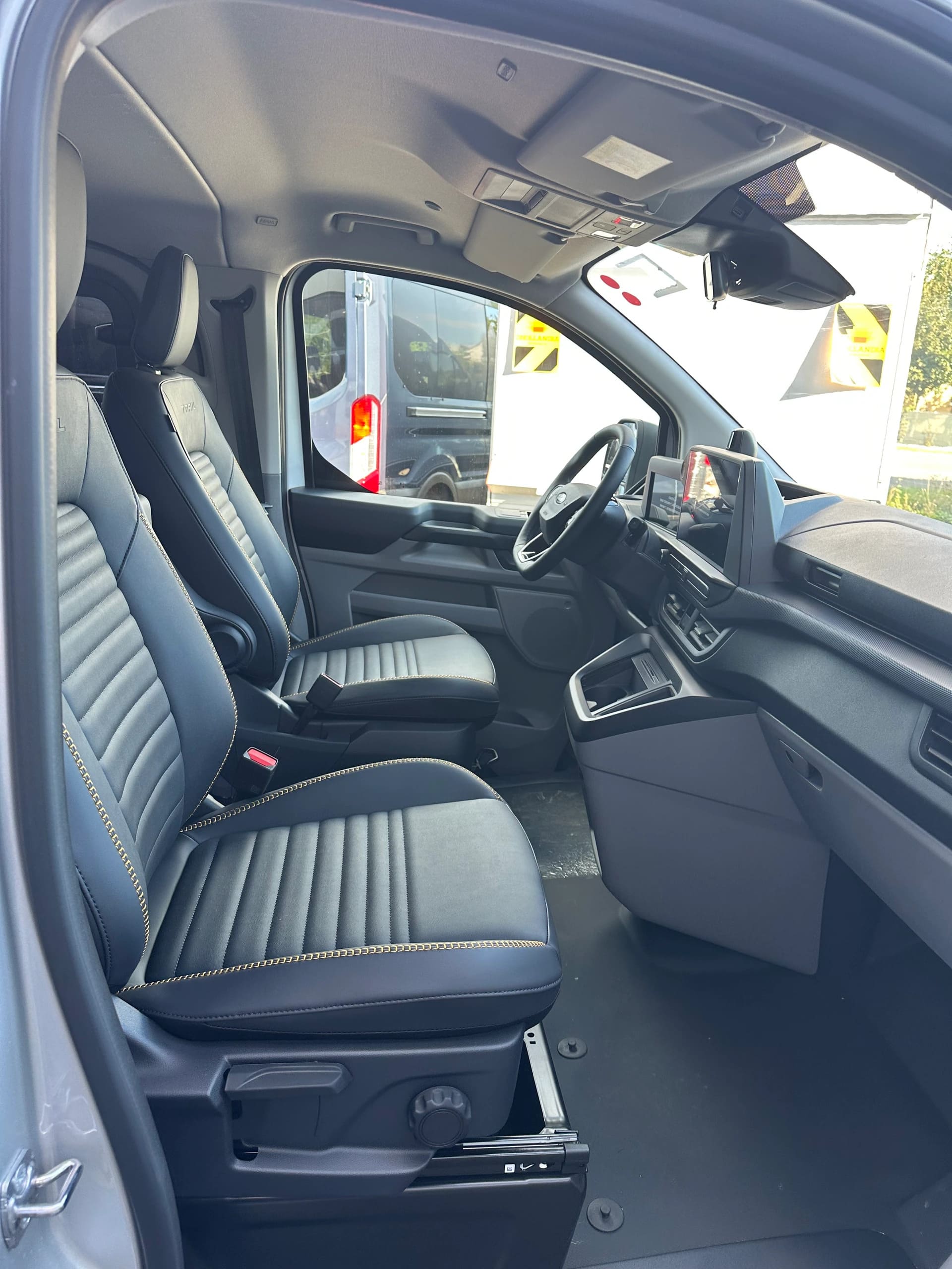 FORD Transit C combi 320 L1 2.0 Eco Trail 170CV 4x4 Aut.-image-13