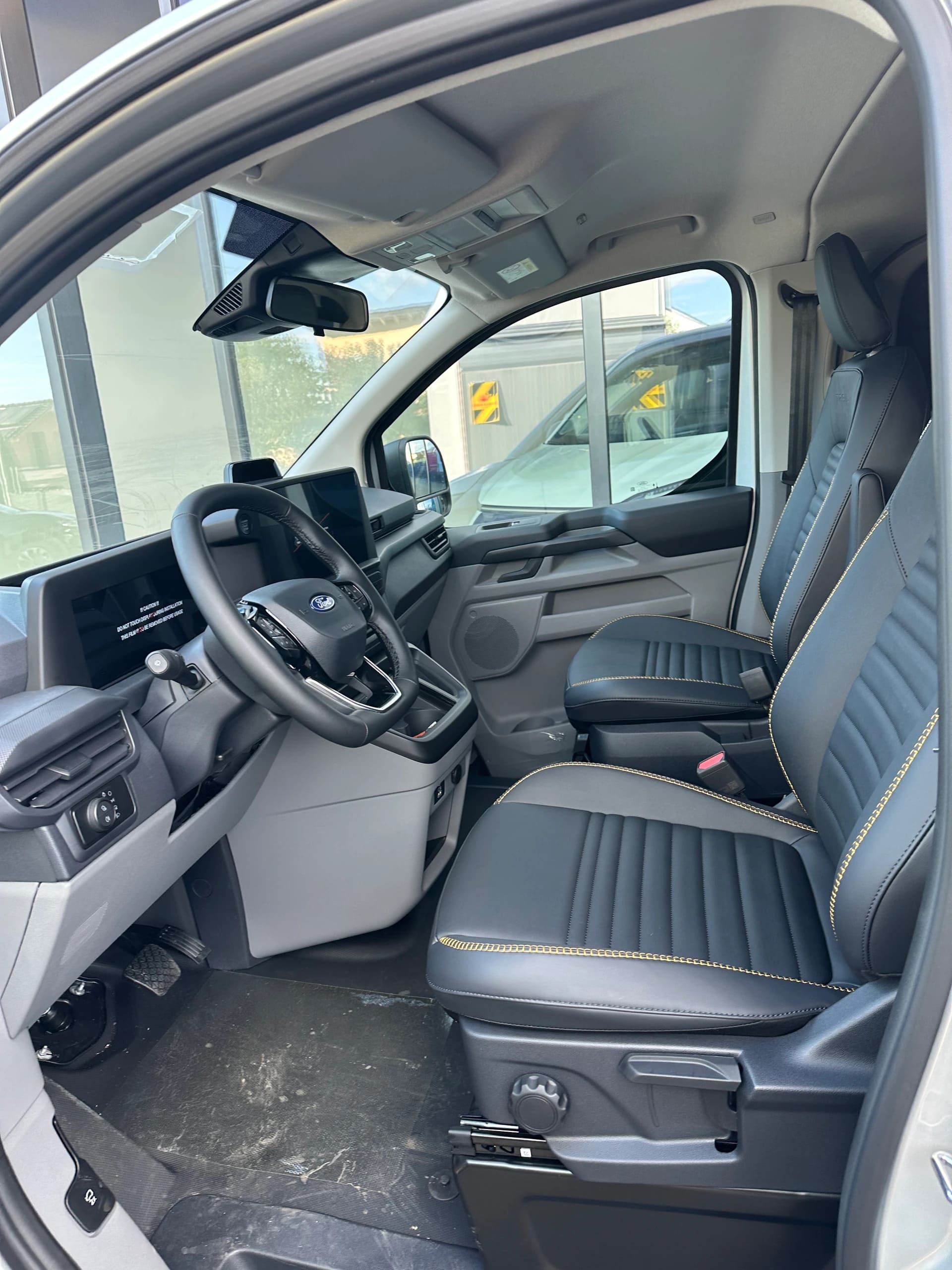 FORD Transit C combi 320 L1 2.0 Eco Trail 170CV 4x4 Aut.-image-10