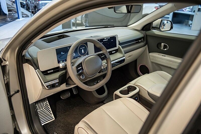 HYUNDAI Ioniq 5 Vertex 72 kWh 4WD (mit Aviloo-Zertifikat)-showroom-element-1