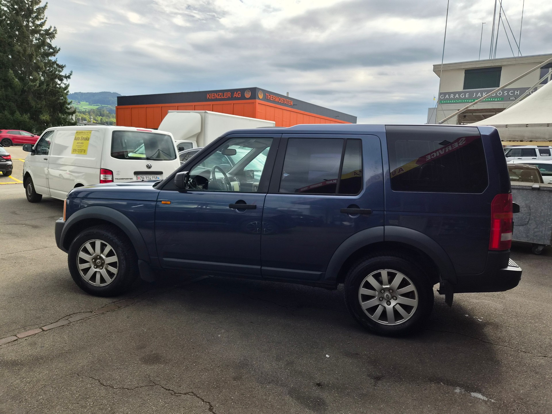 LAND ROVER Discovery 2.7d V6 SE-showroom-element-3