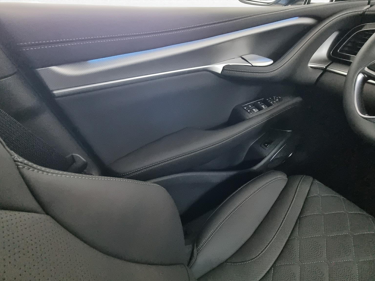 BYD Sealion 7 91,3 kWh Excellence AWD-image-10