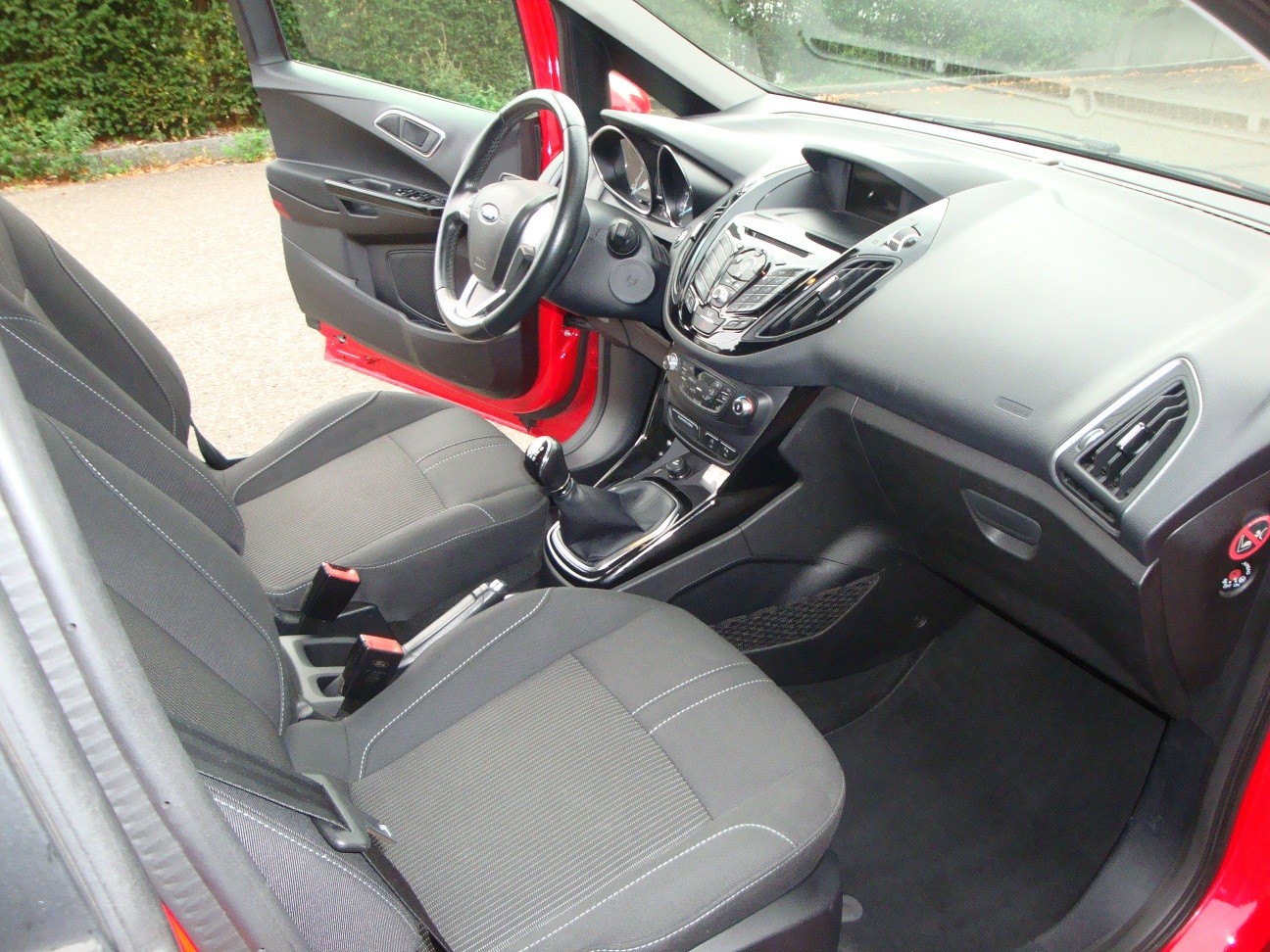 FORD B-Max 1.0 SCTi Titanium-image-6