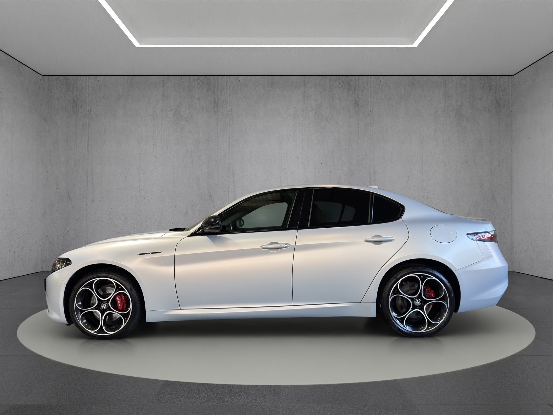 ALFA ROMEO Giulia 2.0 Competizione Pack Sky Q4 AT8 "Grigio Lunare Matt-Panodach"-showroom-element-2
