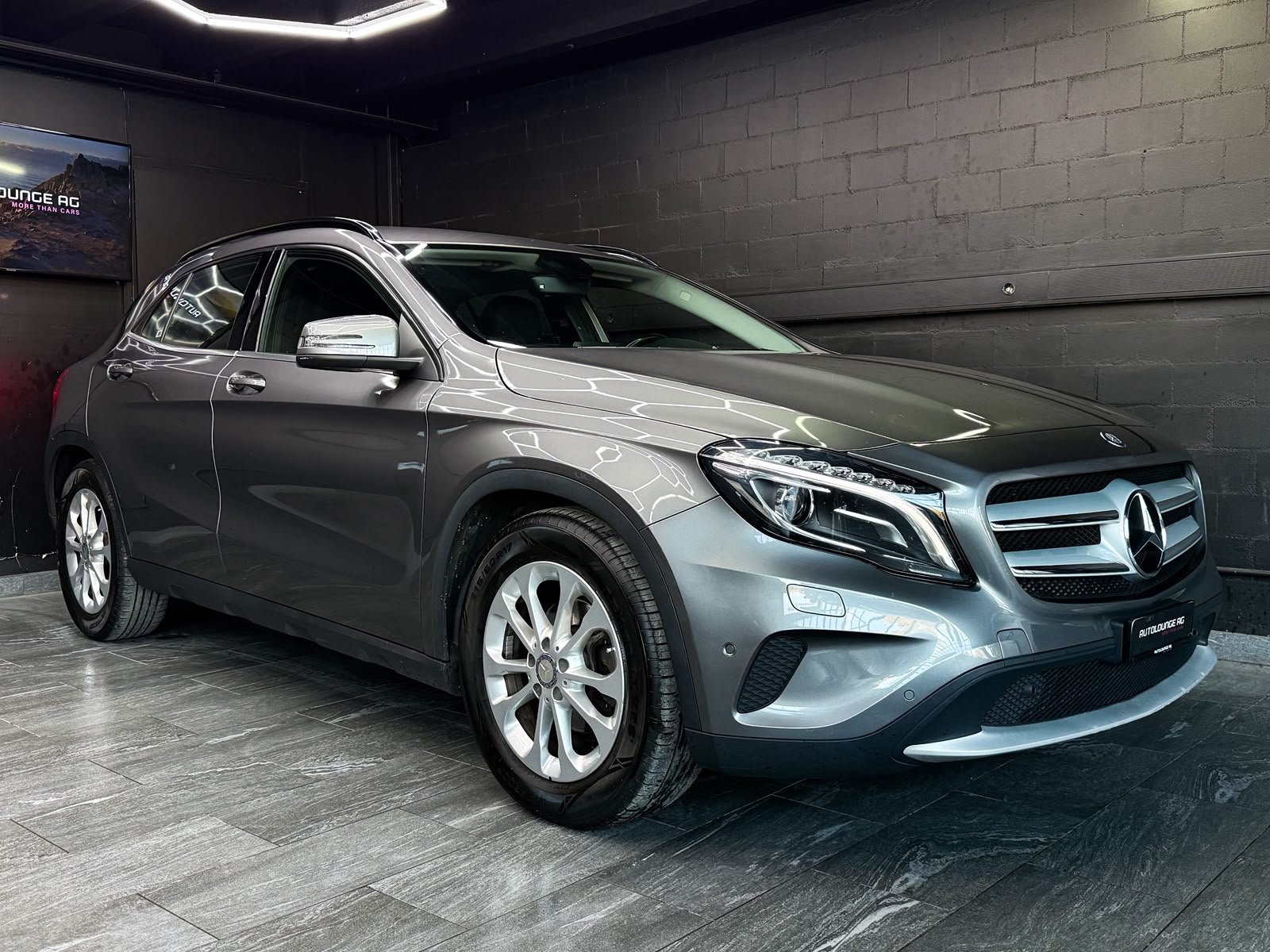 MERCEDES-BENZ GLA 200 CDI Swiss Star Edition Style 4Matic 7G-DCT-showroom-element-1