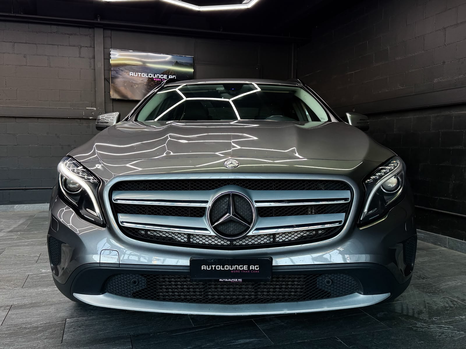 MERCEDES-BENZ GLA 200 CDI Swiss Star Edition Style 4Matic 7G-DCT-showroom-element-2