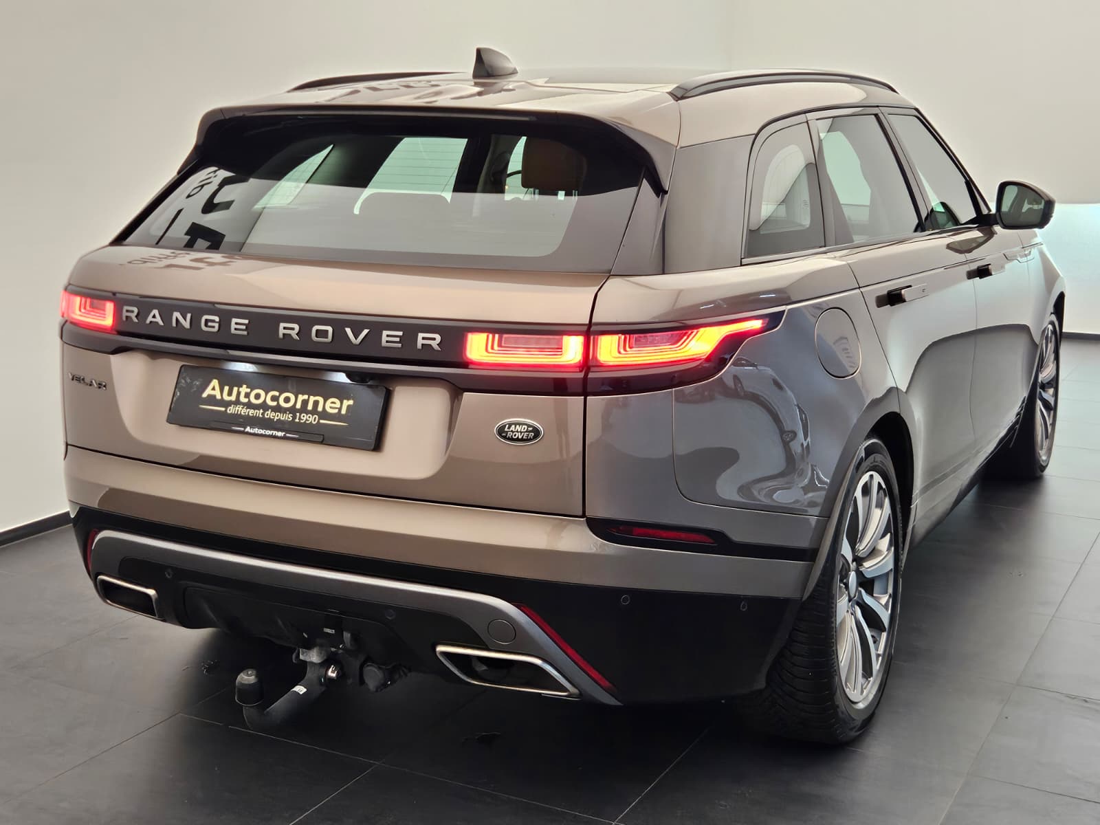 LAND ROVER Range Rover Velar R-Dynamic D 300 HSE Automatic-image-6