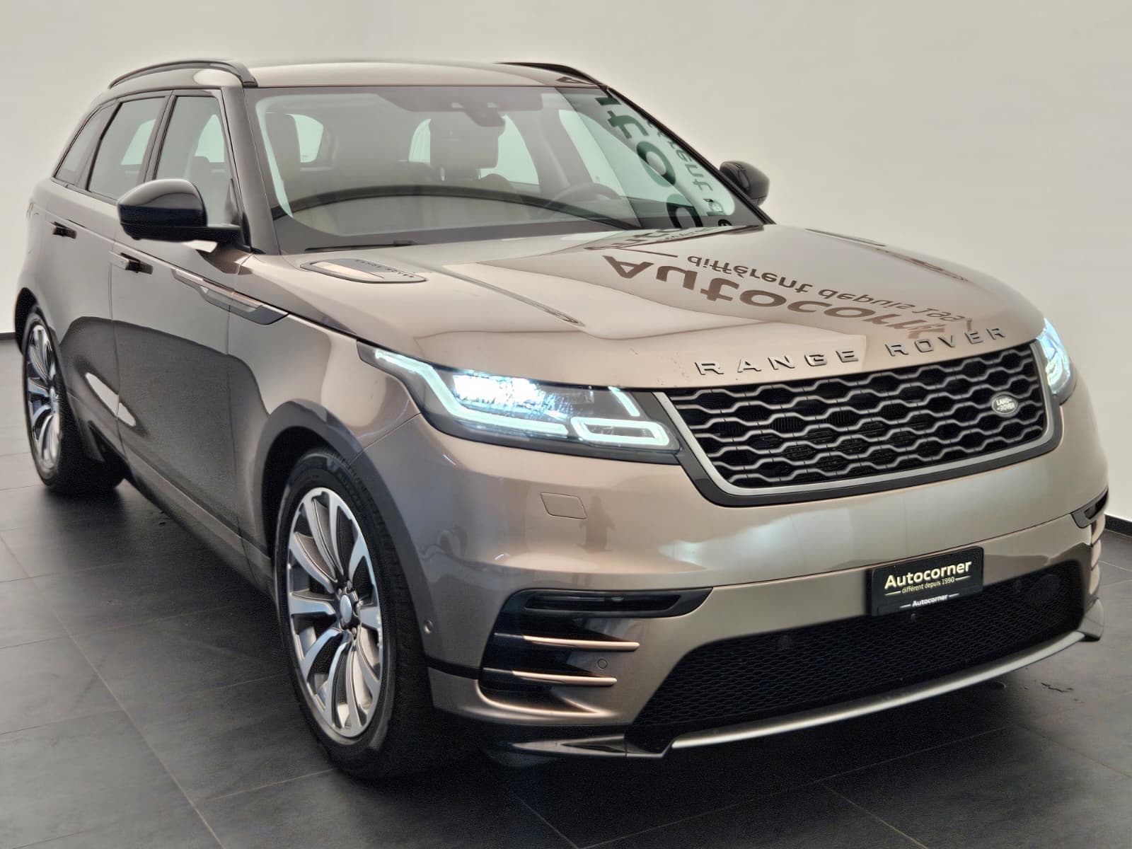 LAND ROVER Range Rover Velar R-Dynamic D 300 HSE Automatic-image-4