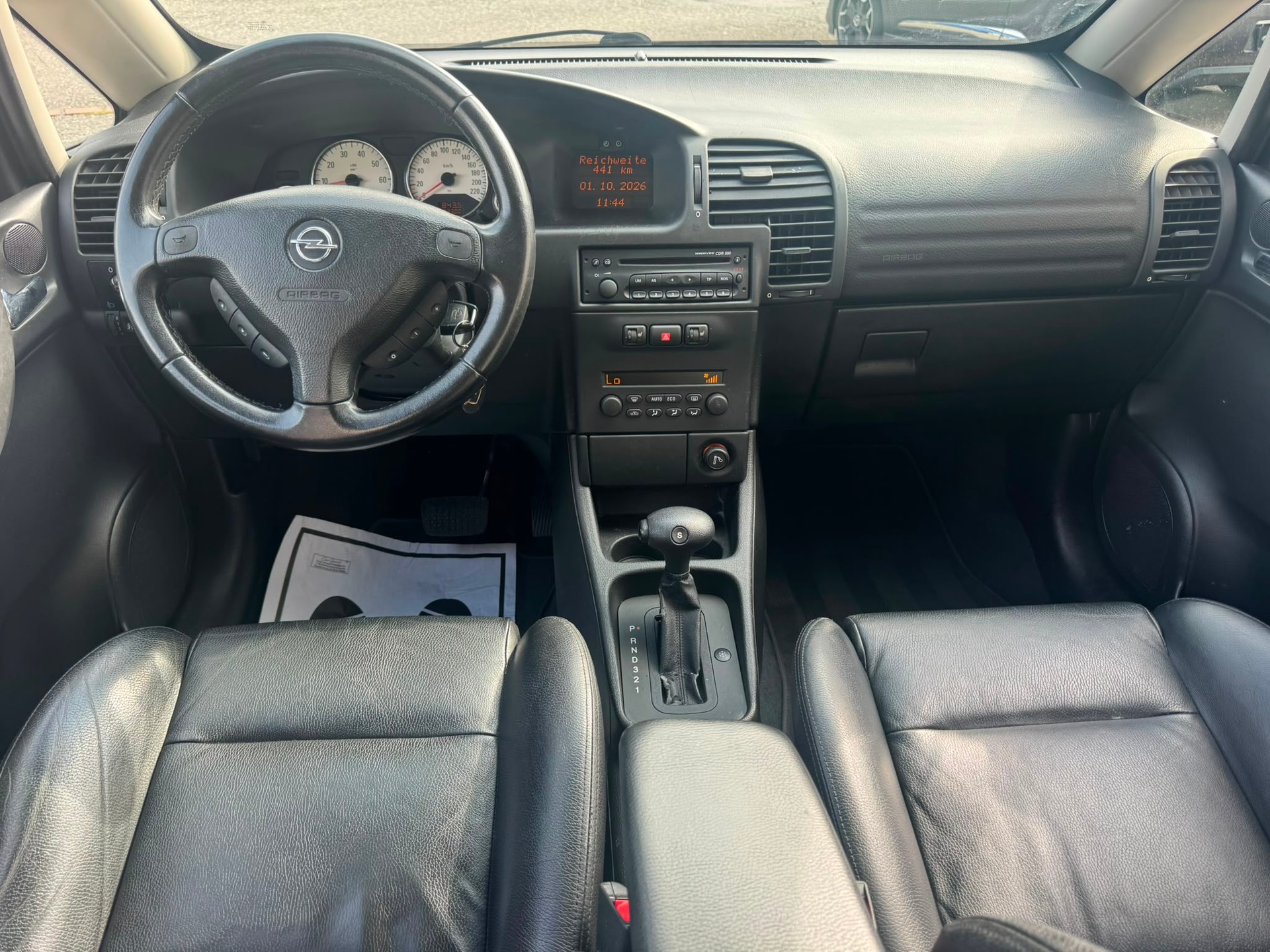 OPEL Zafira 2.2i 16V Edition-image-8