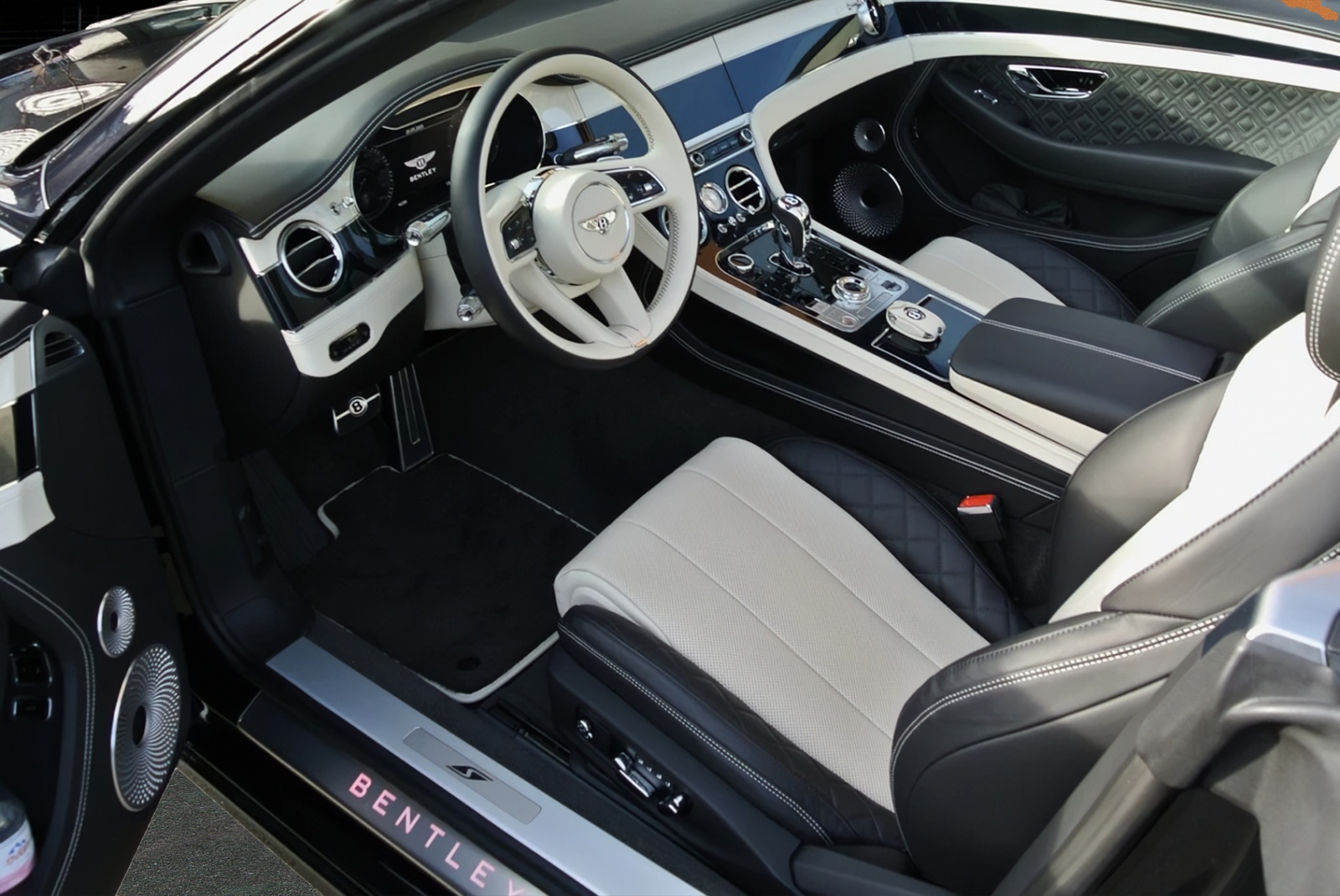 BENTLEY Continental GTC 4.0 V8 S / CH - Auslieferung-image-11