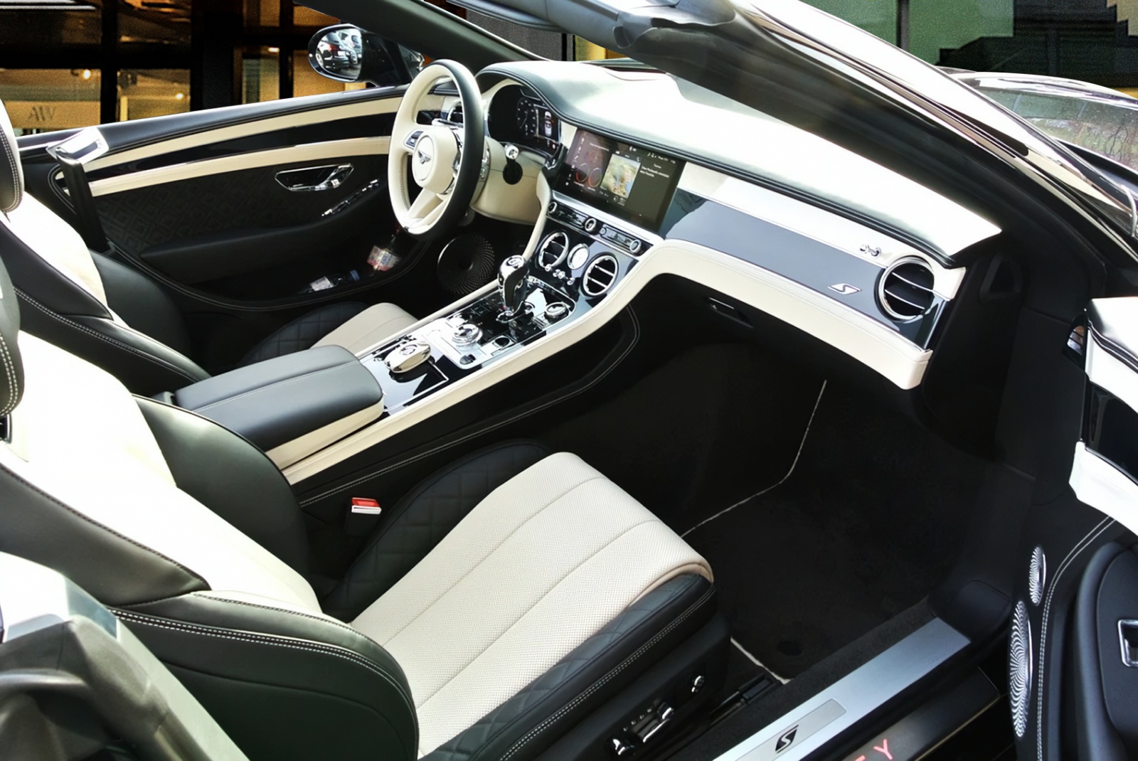 BENTLEY Continental GTC 4.0 V8 S / CH - Auslieferung-image-16