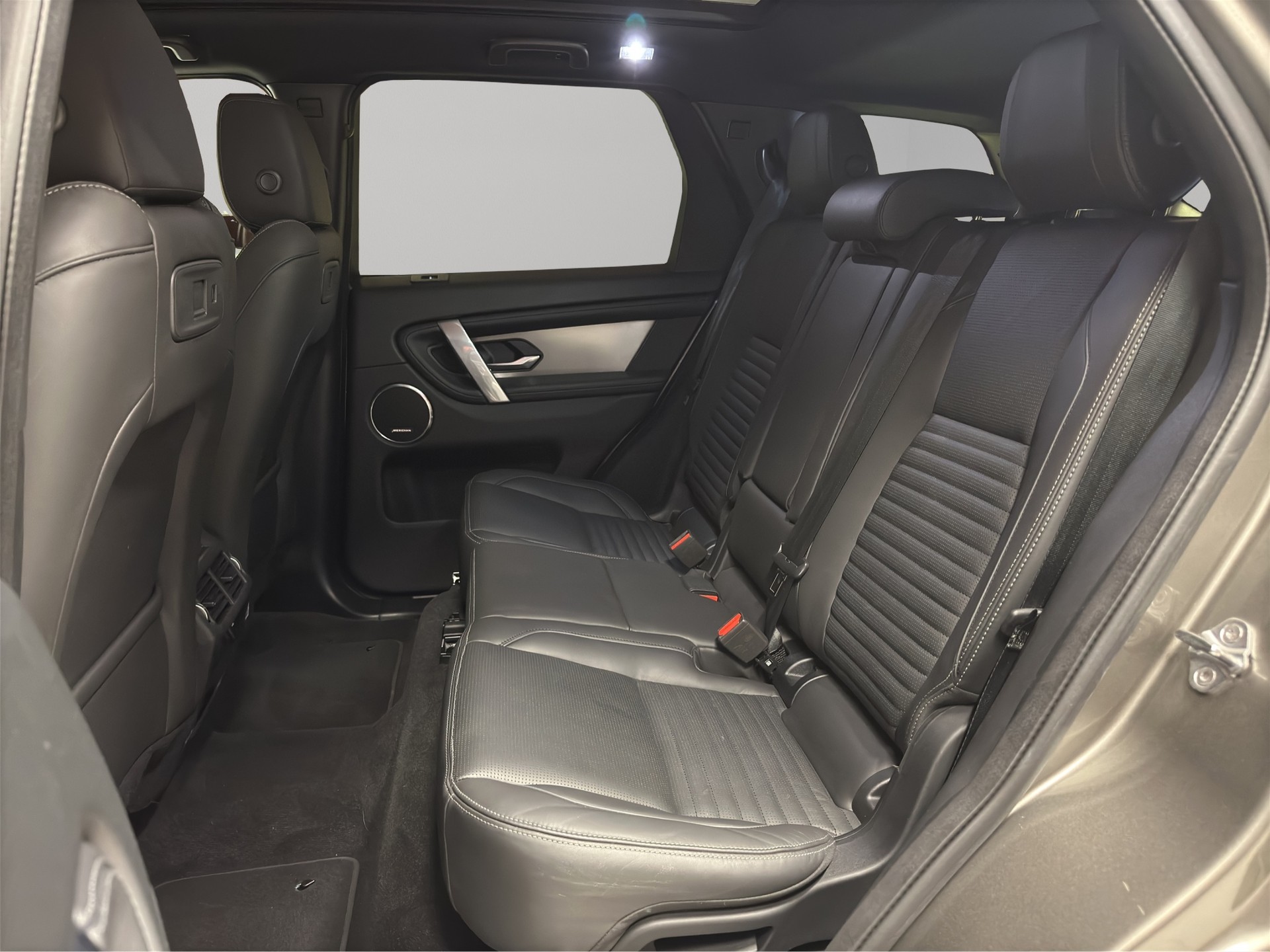 LAND ROVER Discovery Sport 1.5 T 270e Dynamic HSE-image-8