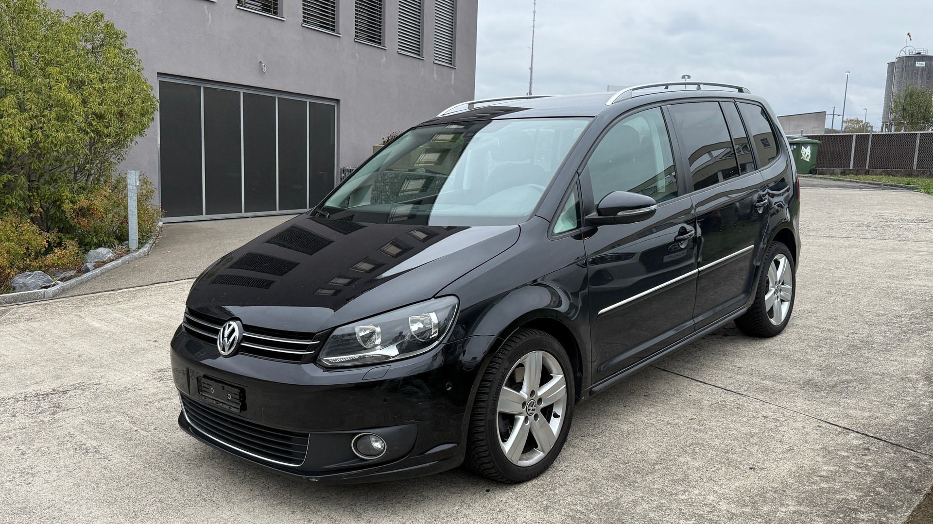 VW Touran 2.0 TDI Highline DSG frisch ab MFK, Servicegepflegt , 7 Plätze, 1 Jahre oder 20000km Garantie
