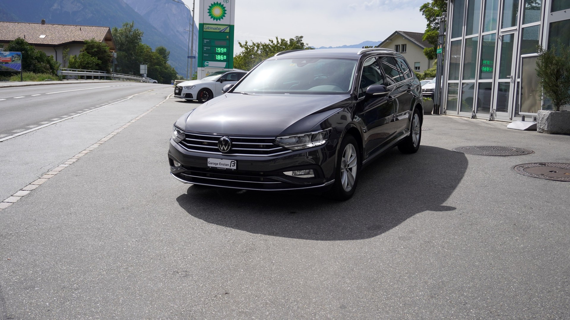 VW Passat 2.0 TDI BMT Elegance 4Motion DSG-image-13