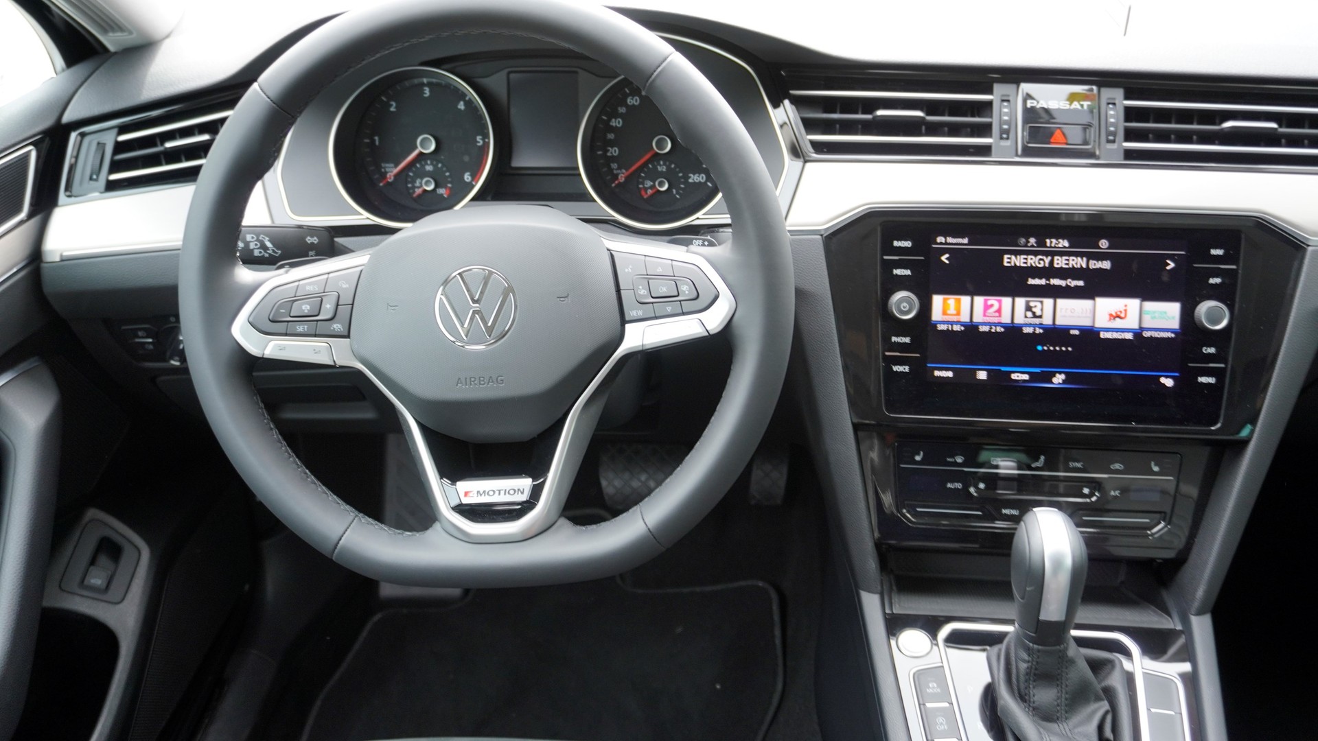 VW Passat 2.0 TDI BMT Elegance 4Motion DSG-showroom-element-3