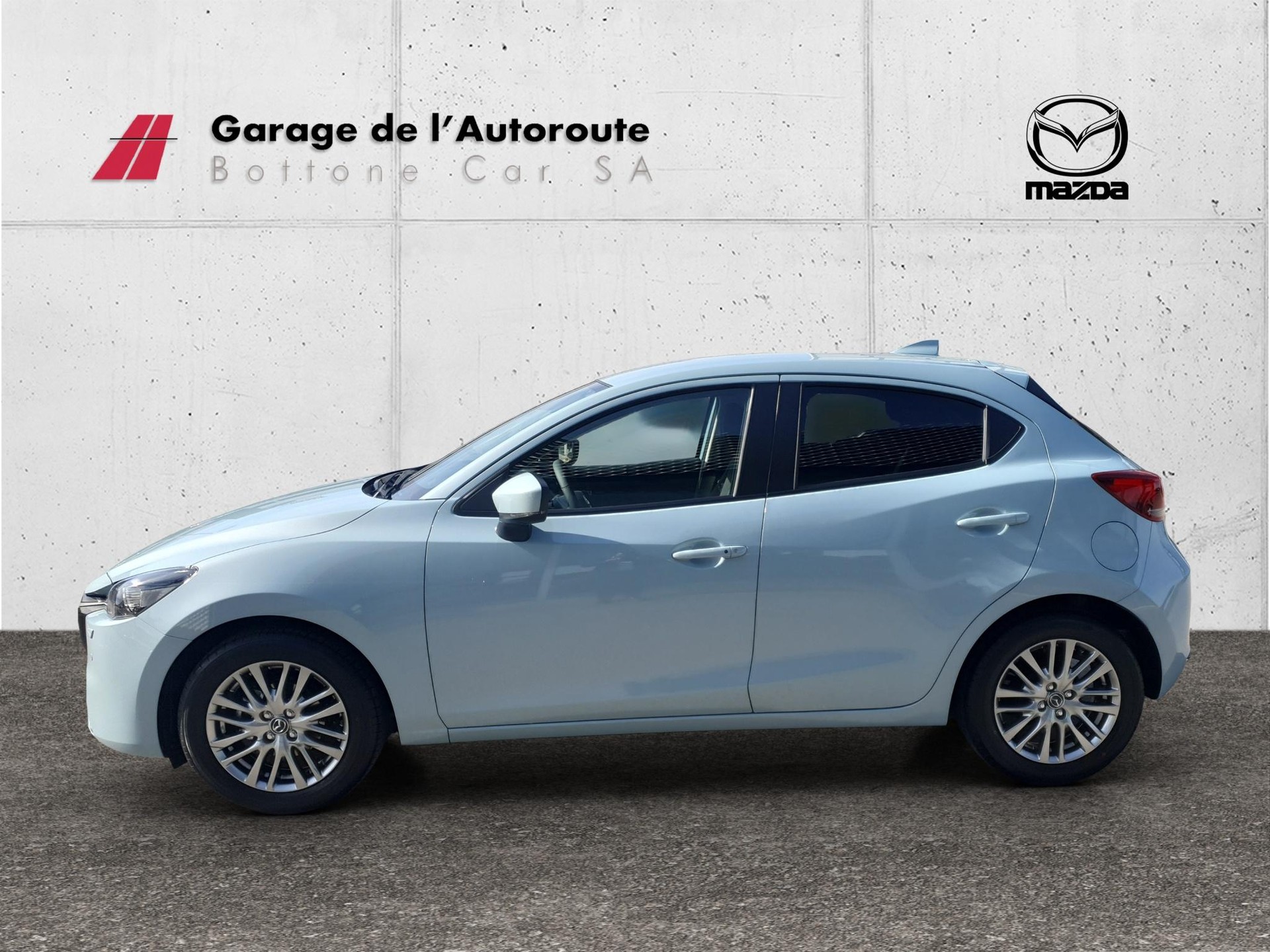 MAZDA 2 1.5 90 Exclusive-Line-showroom-element-1