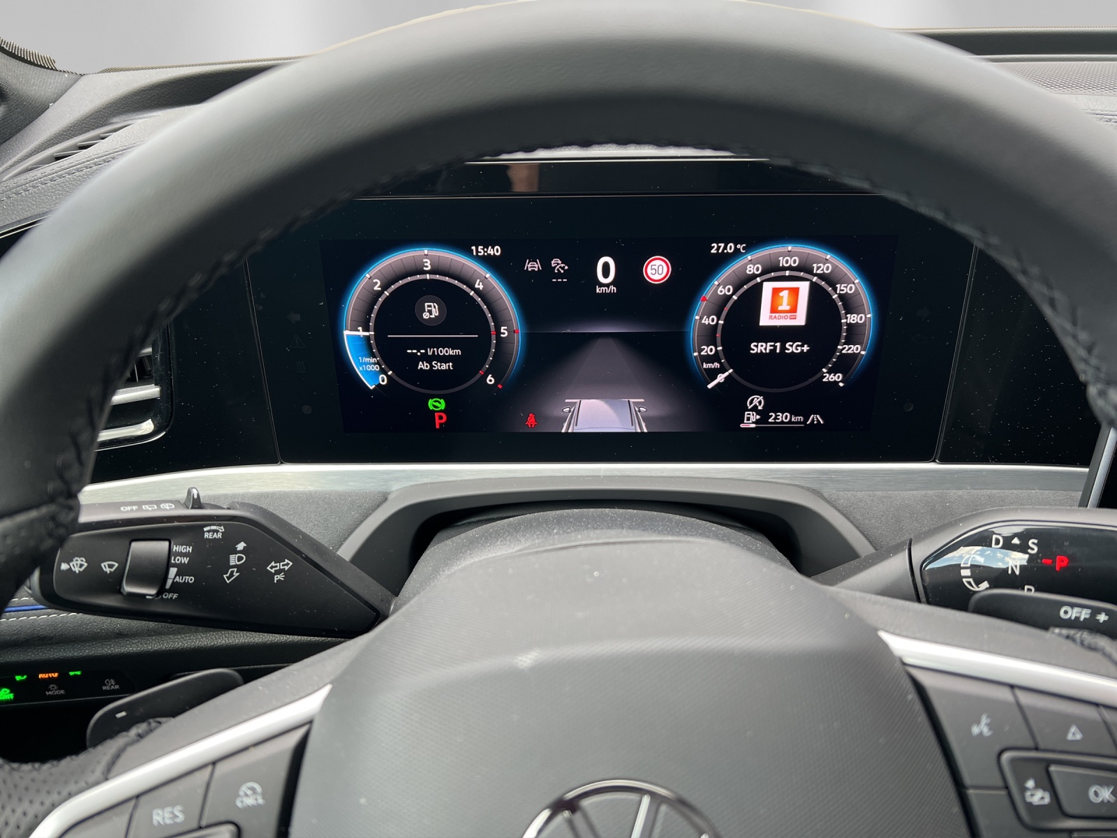 VW Passat Variant 2.0 TDI R-Line DSG-image-11