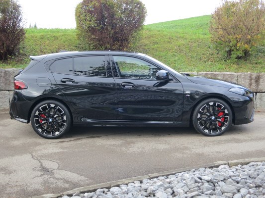 BMW M135 xDrive M Sport Pro-showroom-element-2