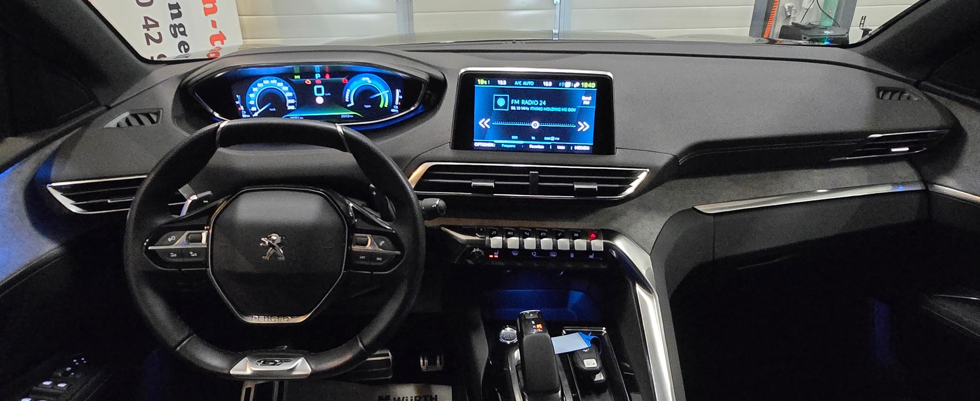 PEUGEOT 3008 300e Hybrid4 GT EAT8-image-24